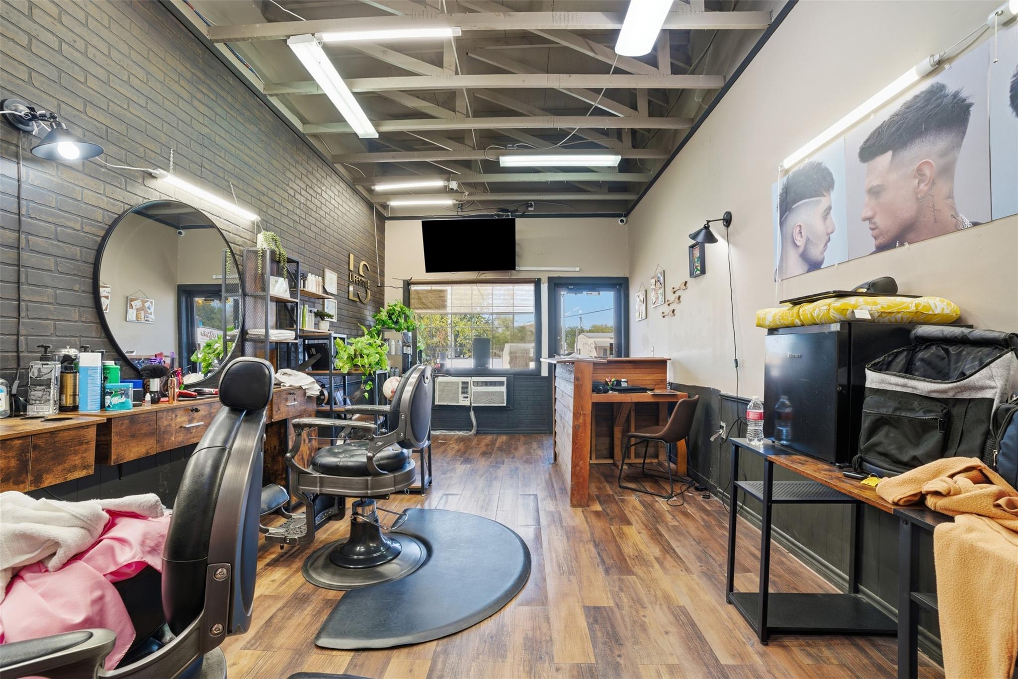 1017 LOOP 332 St, Liberty Hill, TX 78642