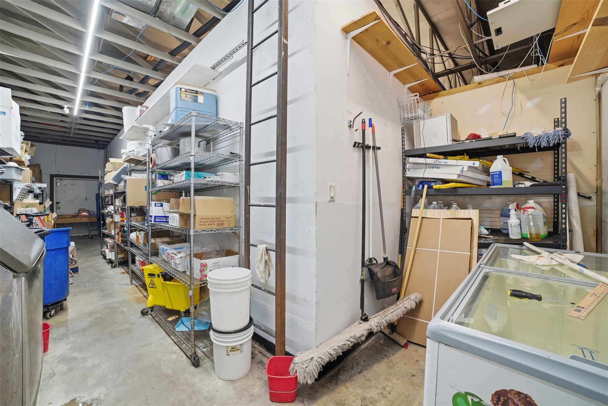 1017 LOOP 332 St, Liberty Hill, TX 78642