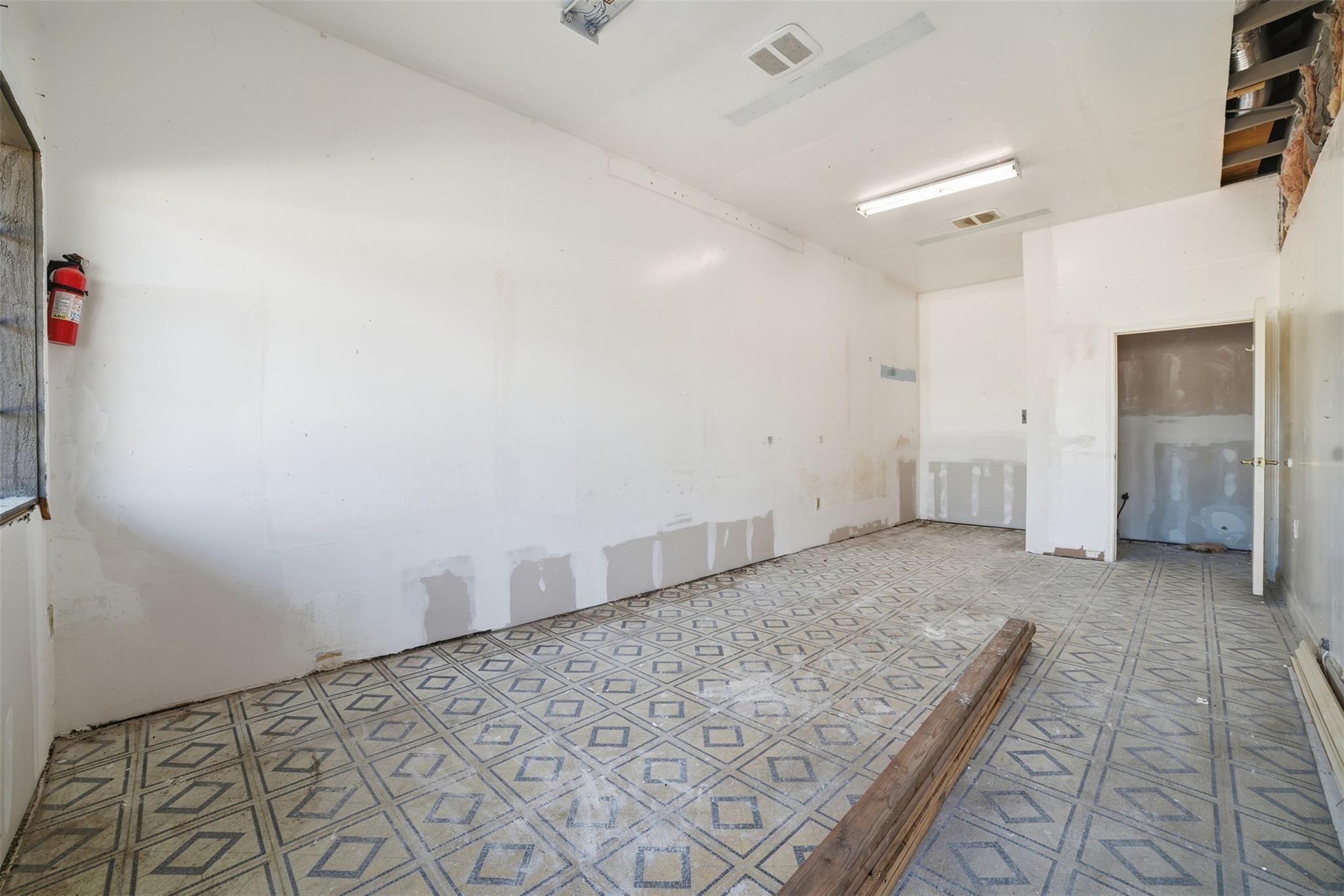 1017 LOOP 332 St, Liberty Hill, TX 78642