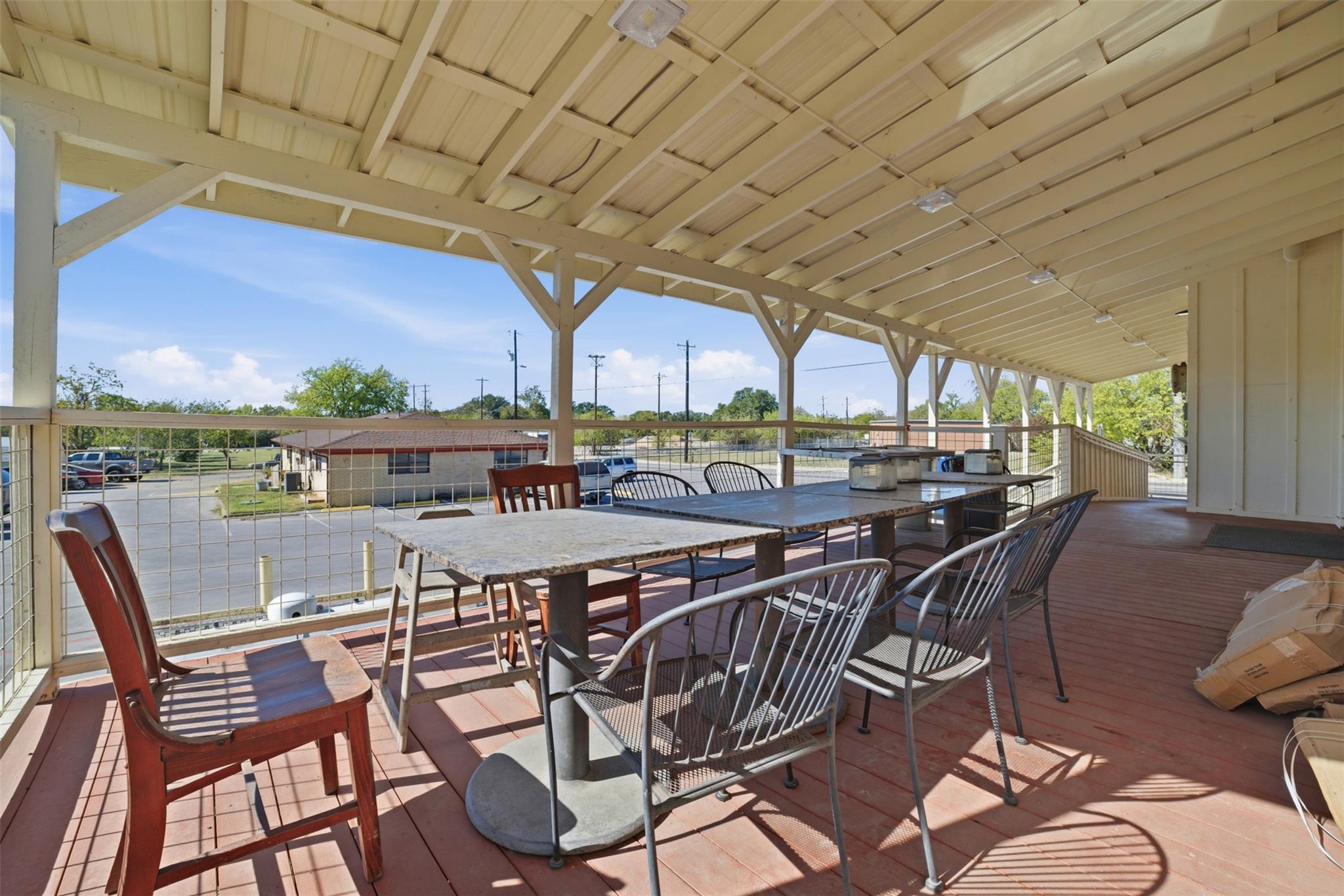 1017 LOOP 332 St, Liberty Hill, TX 78642