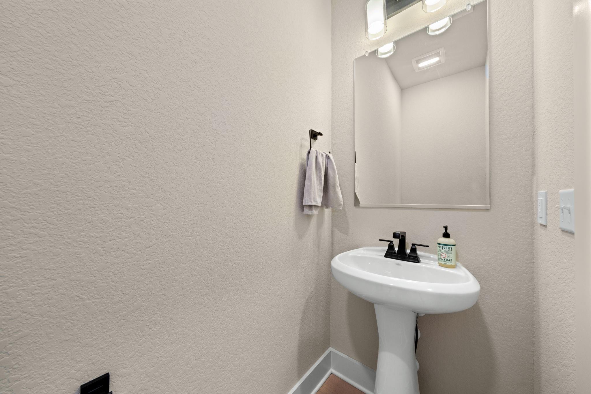 8417 Laughlin Ln, Austin, TX 78744