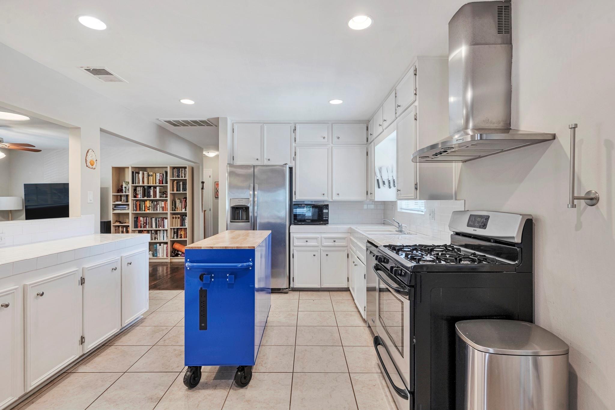 1715 W Saint Johns Ave, Austin, TX 78757