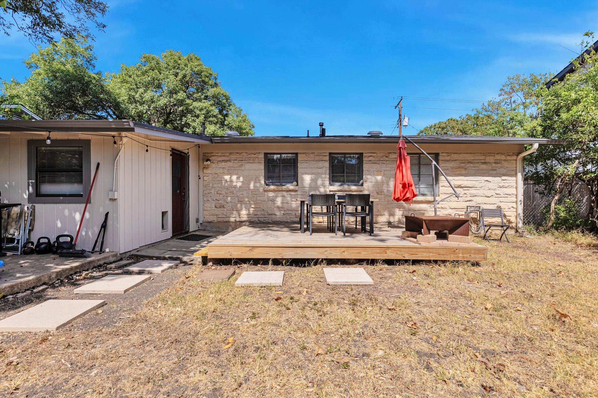 1715 W Saint Johns Ave, Austin, TX 78757