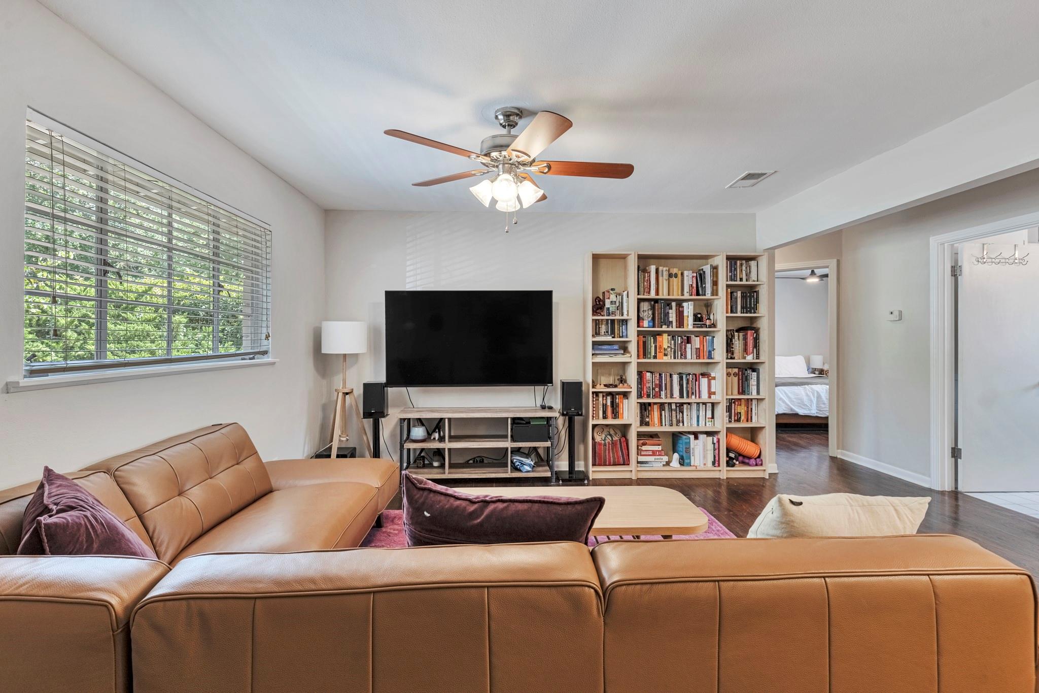 1715 W Saint Johns Ave, Austin, TX 78757