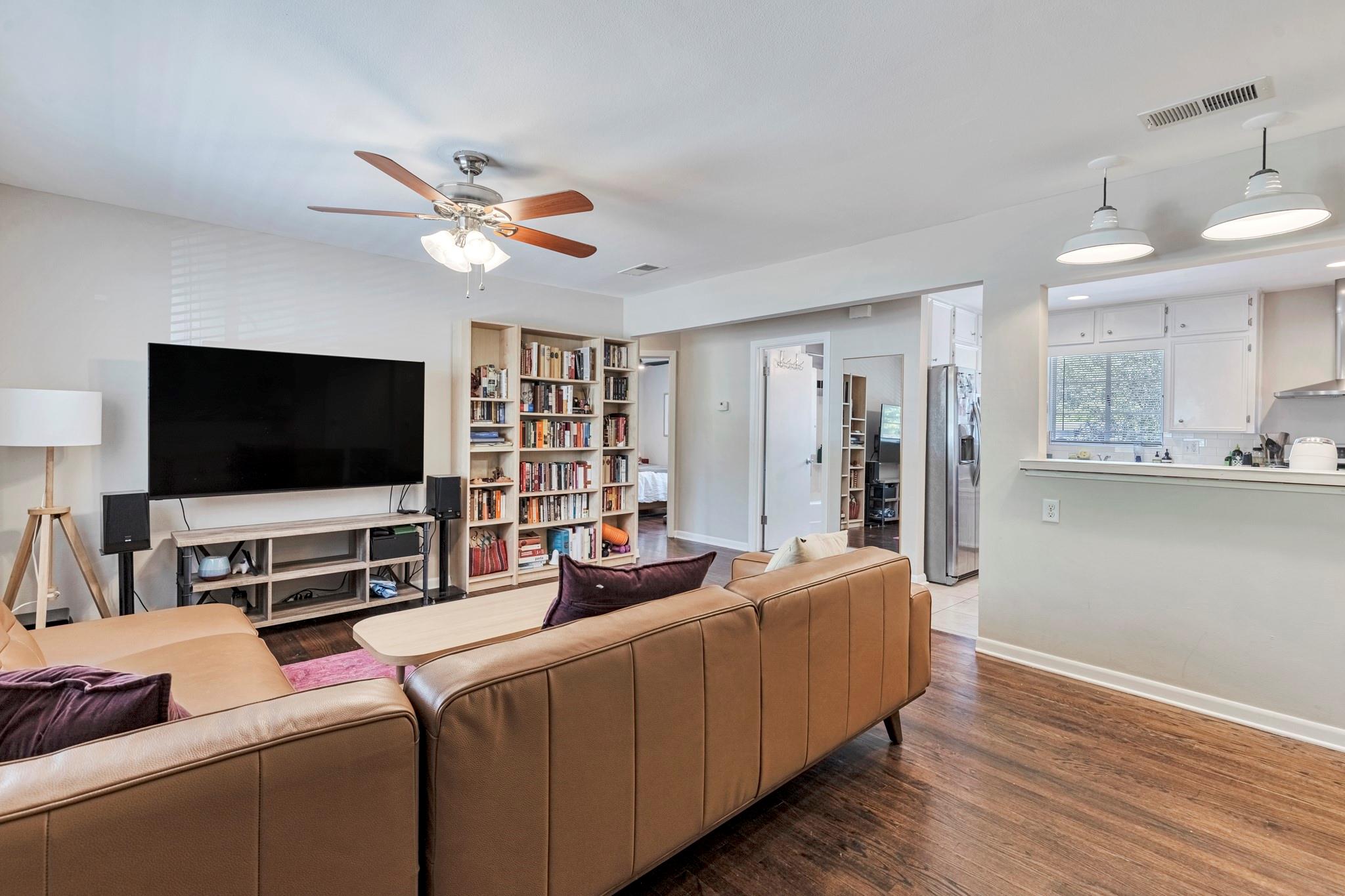 1715 W Saint Johns Ave, Austin, TX 78757