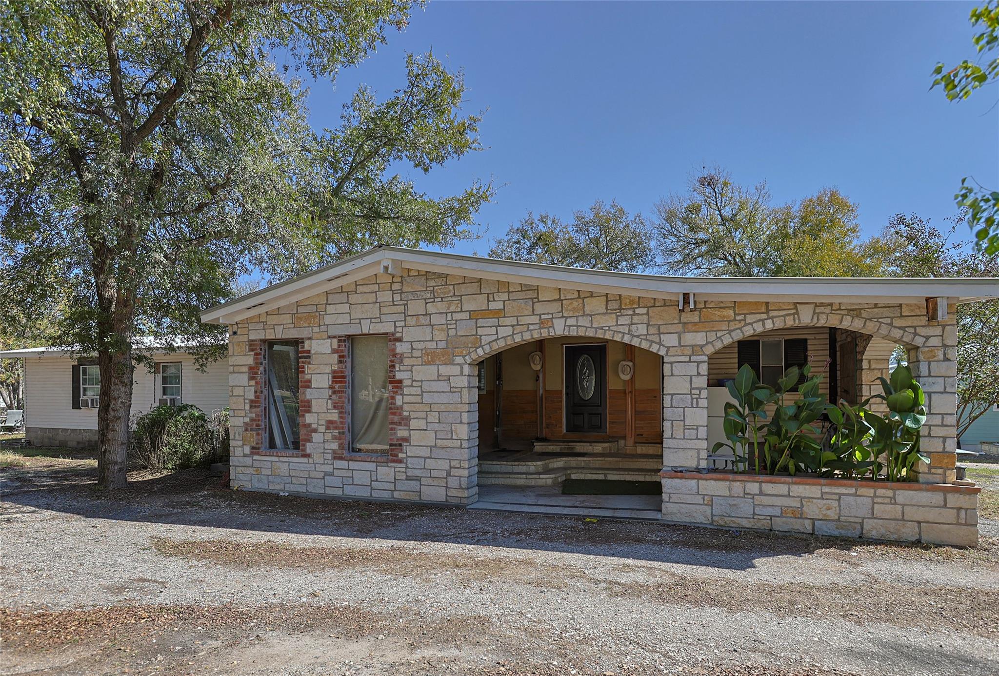 16902 Fagerquist Rd, Del Valle, TX 78617
