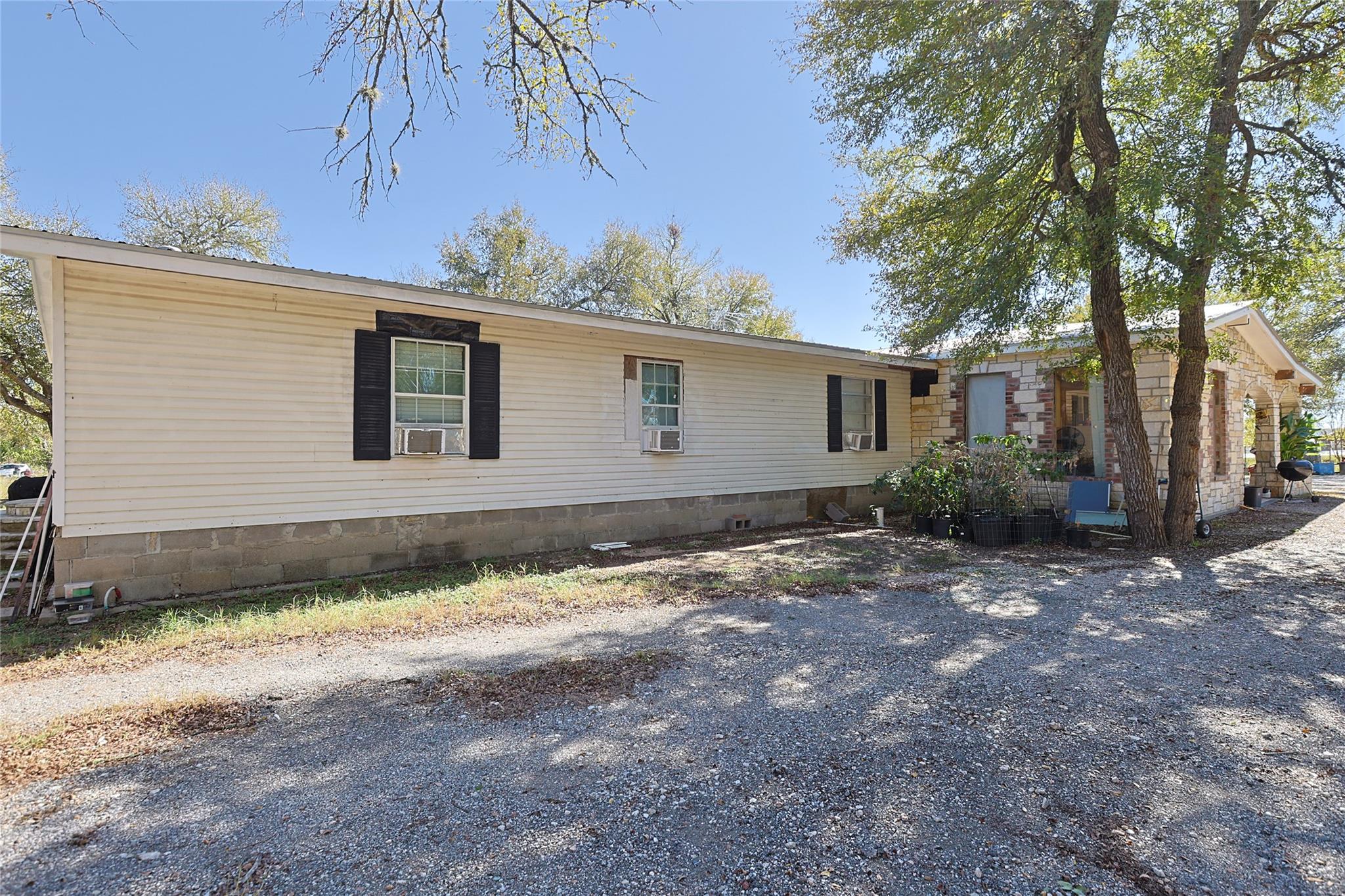 16902 Fagerquist Rd, Del Valle, TX 78617