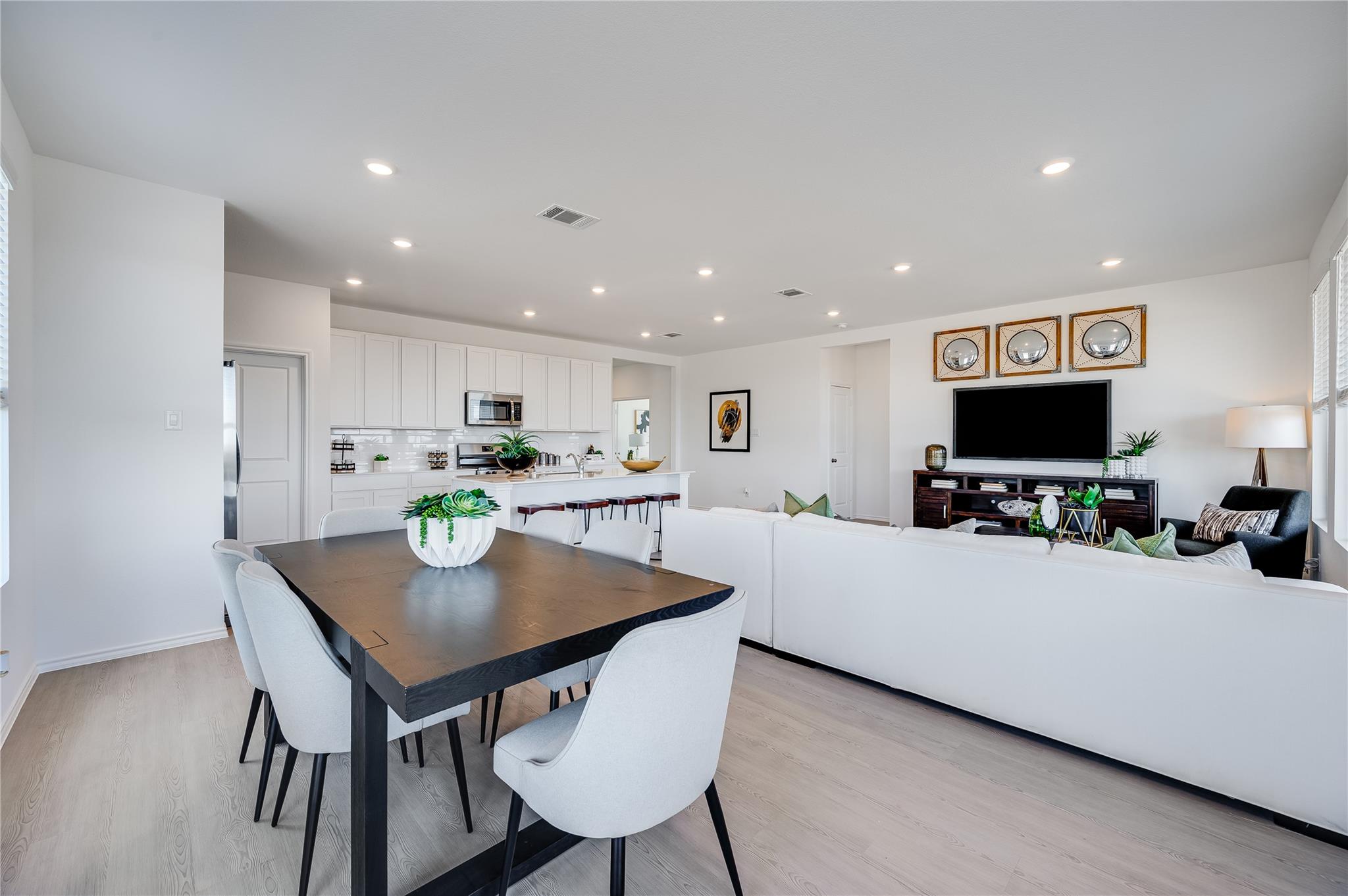 218 Bertram Oaks Rd, Bertram, TX 78605