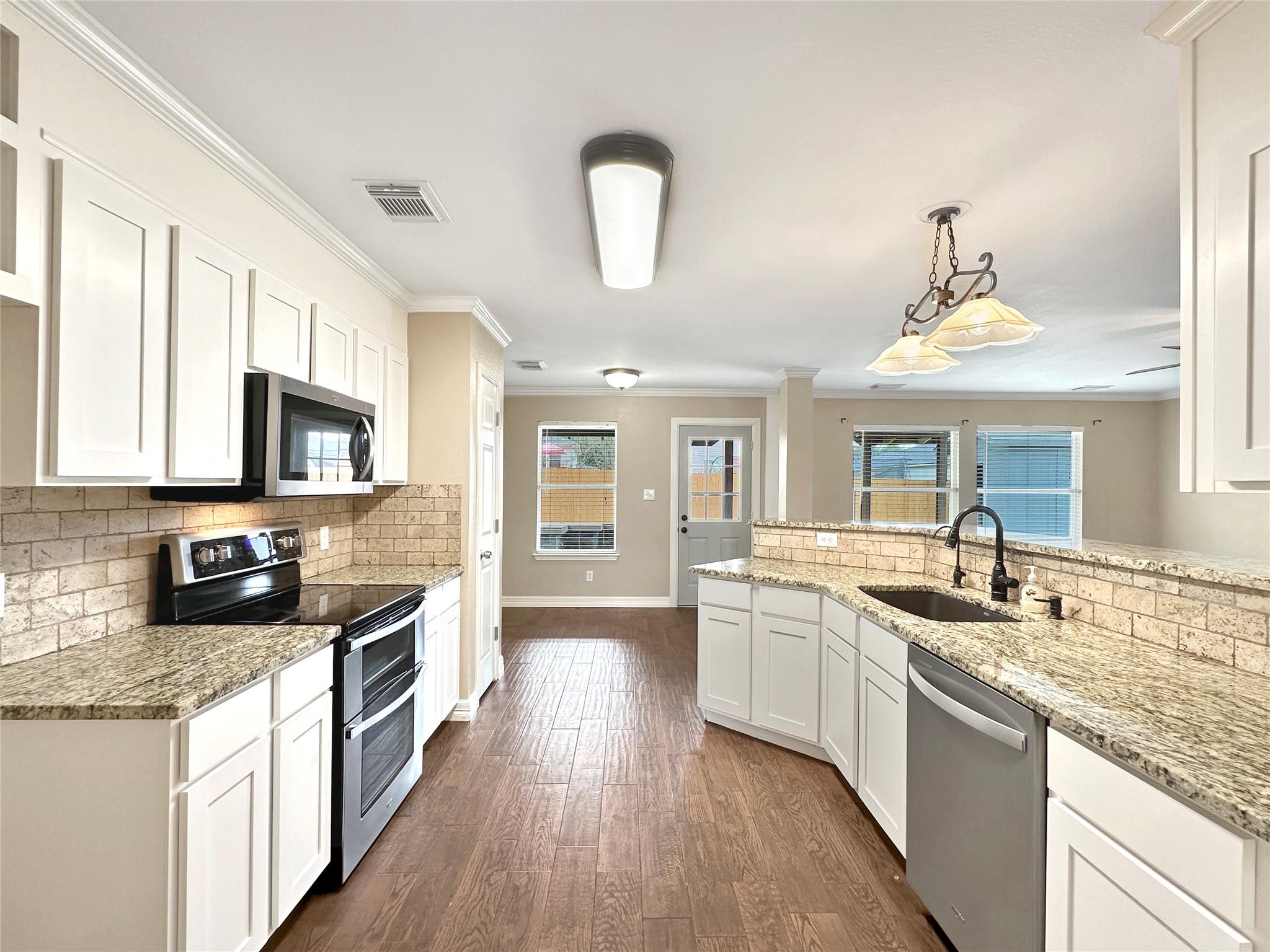 1631 Sunshine Peak, New Braunfels, TX 78130