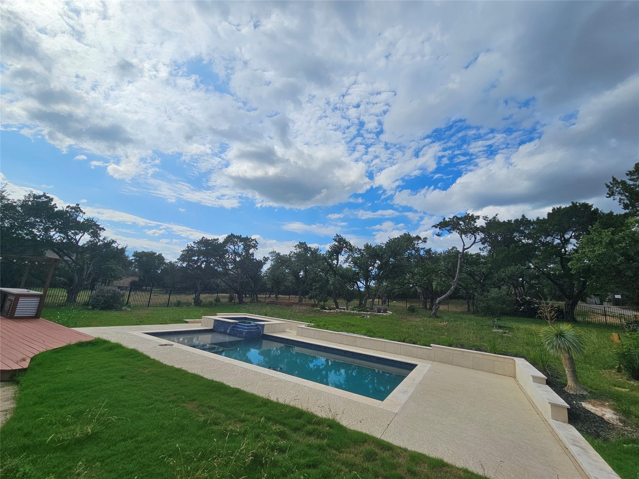 2516 La Ventana Pkwy, Driftwood, TX 78619