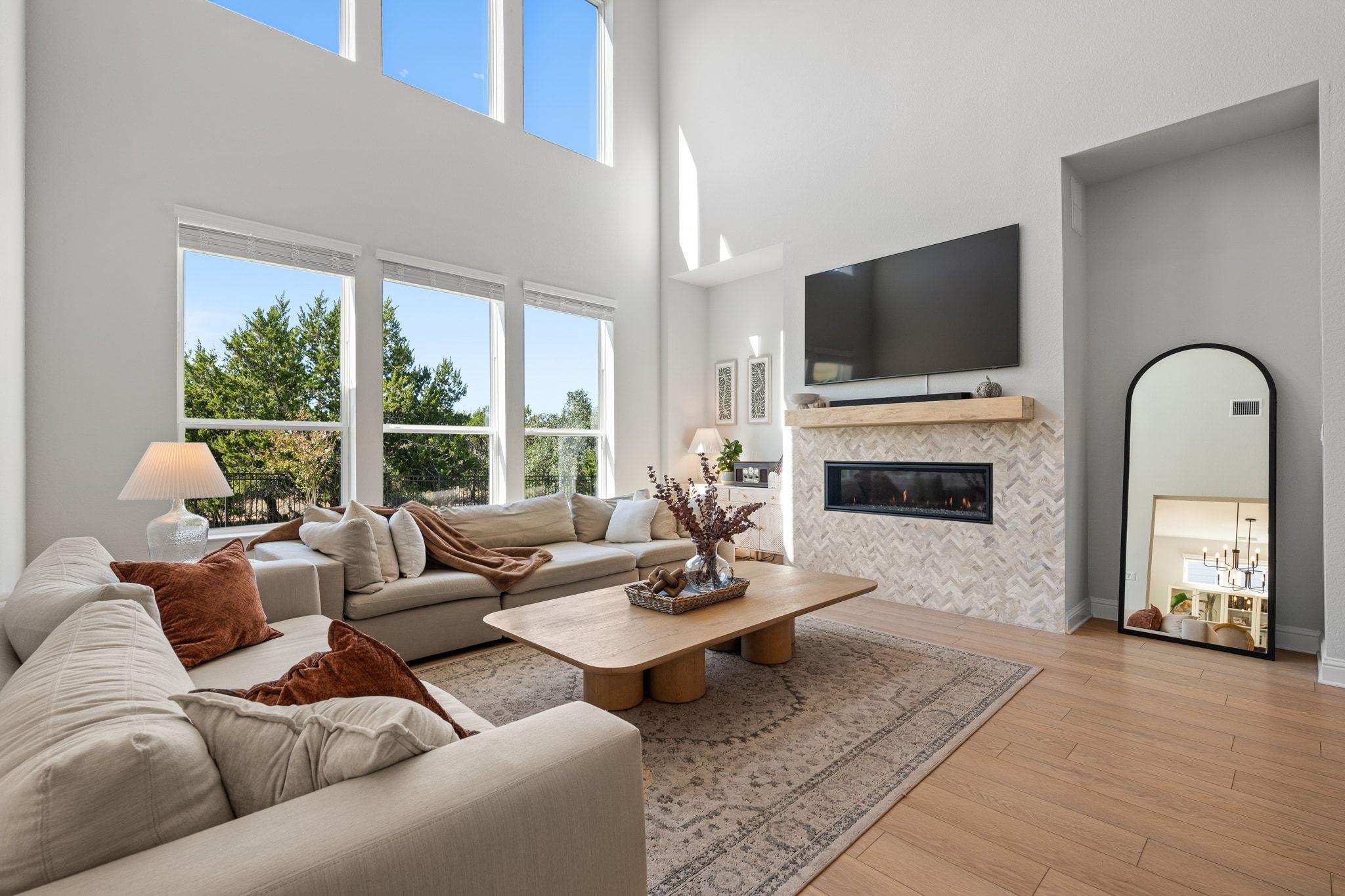 198 Crescent Moon Ct, Dripping Springs, TX 78620