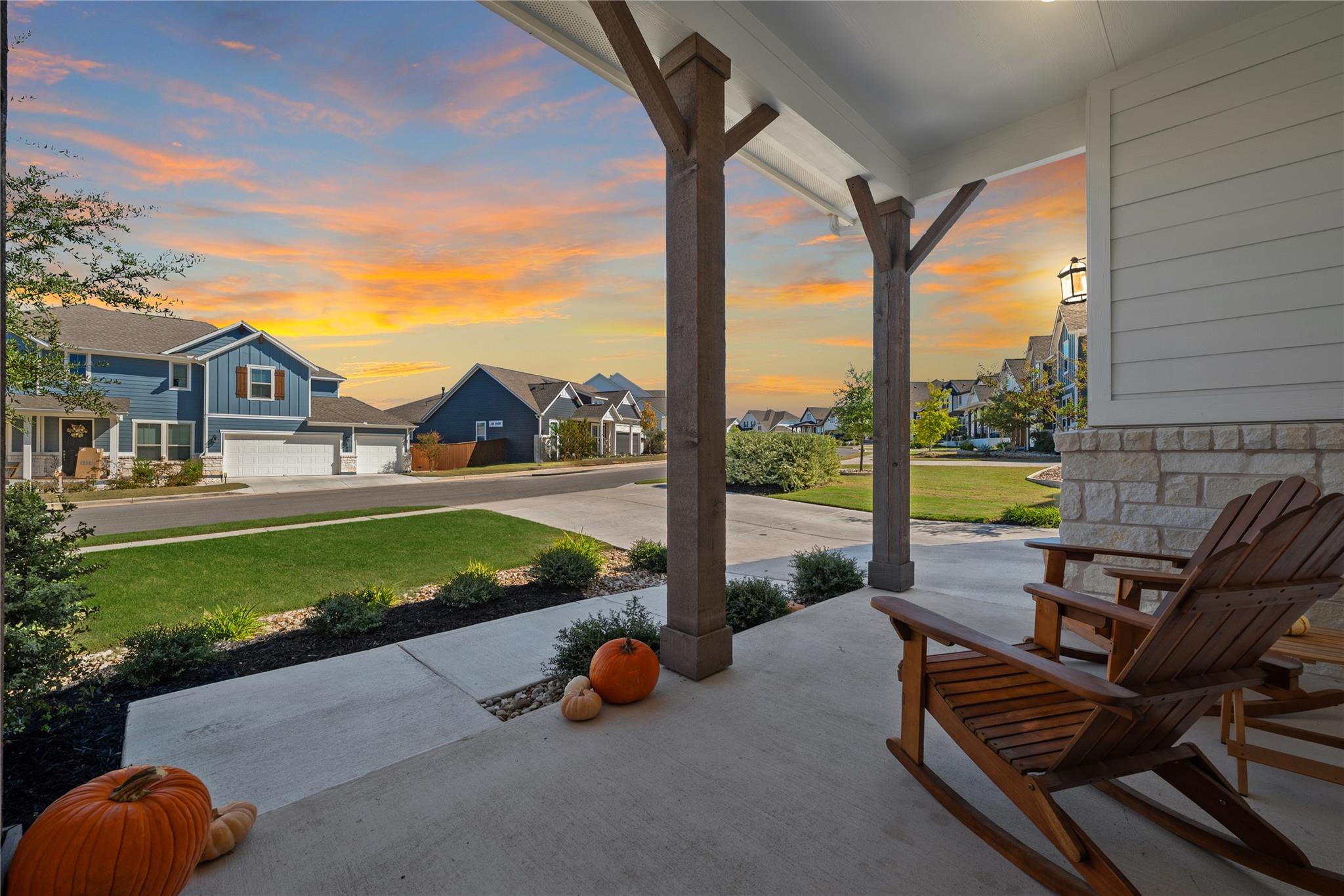 198 Crescent Moon Ct, Dripping Springs, TX 78620