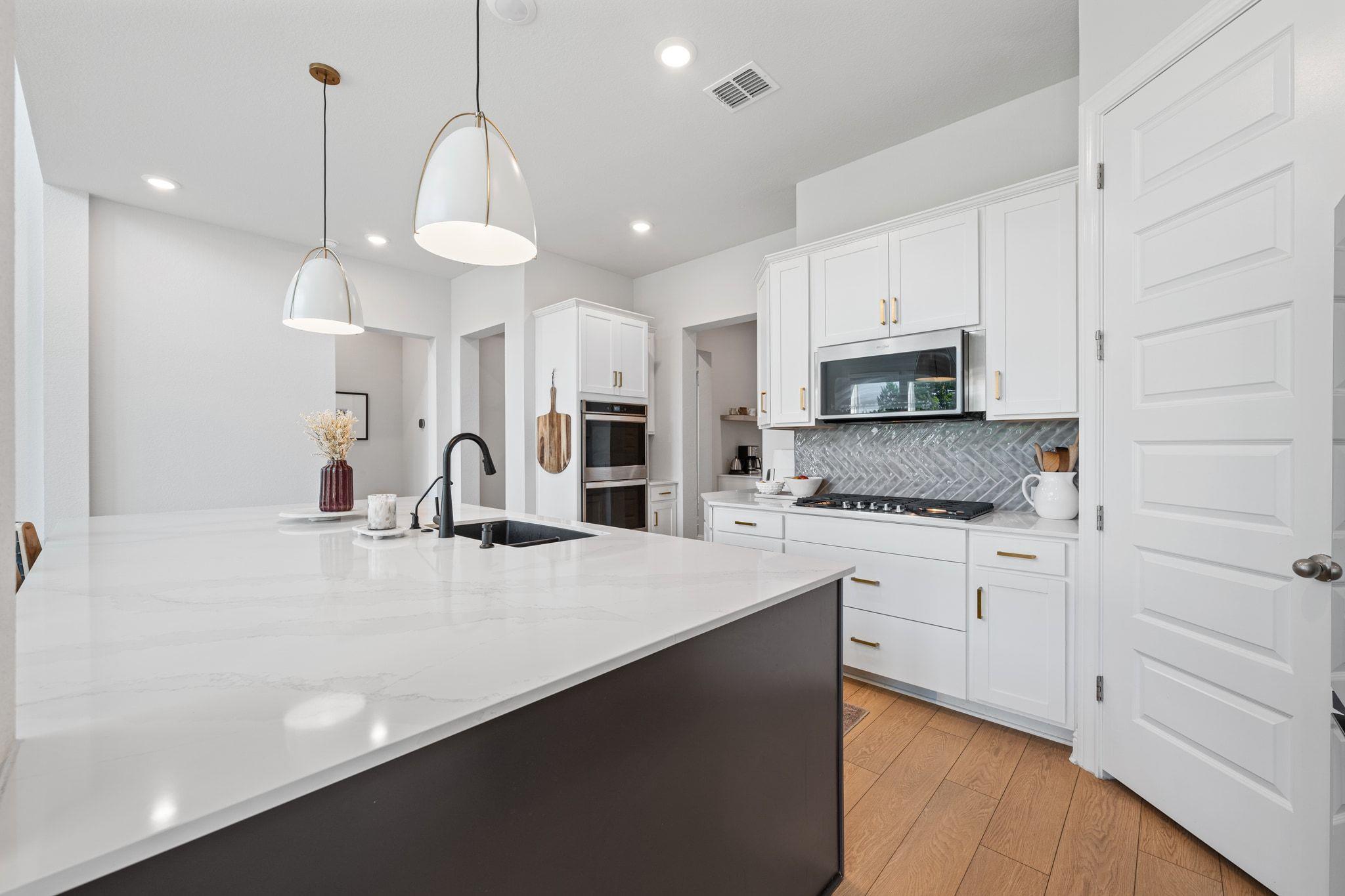 198 Crescent Moon Ct, Dripping Springs, TX 78620