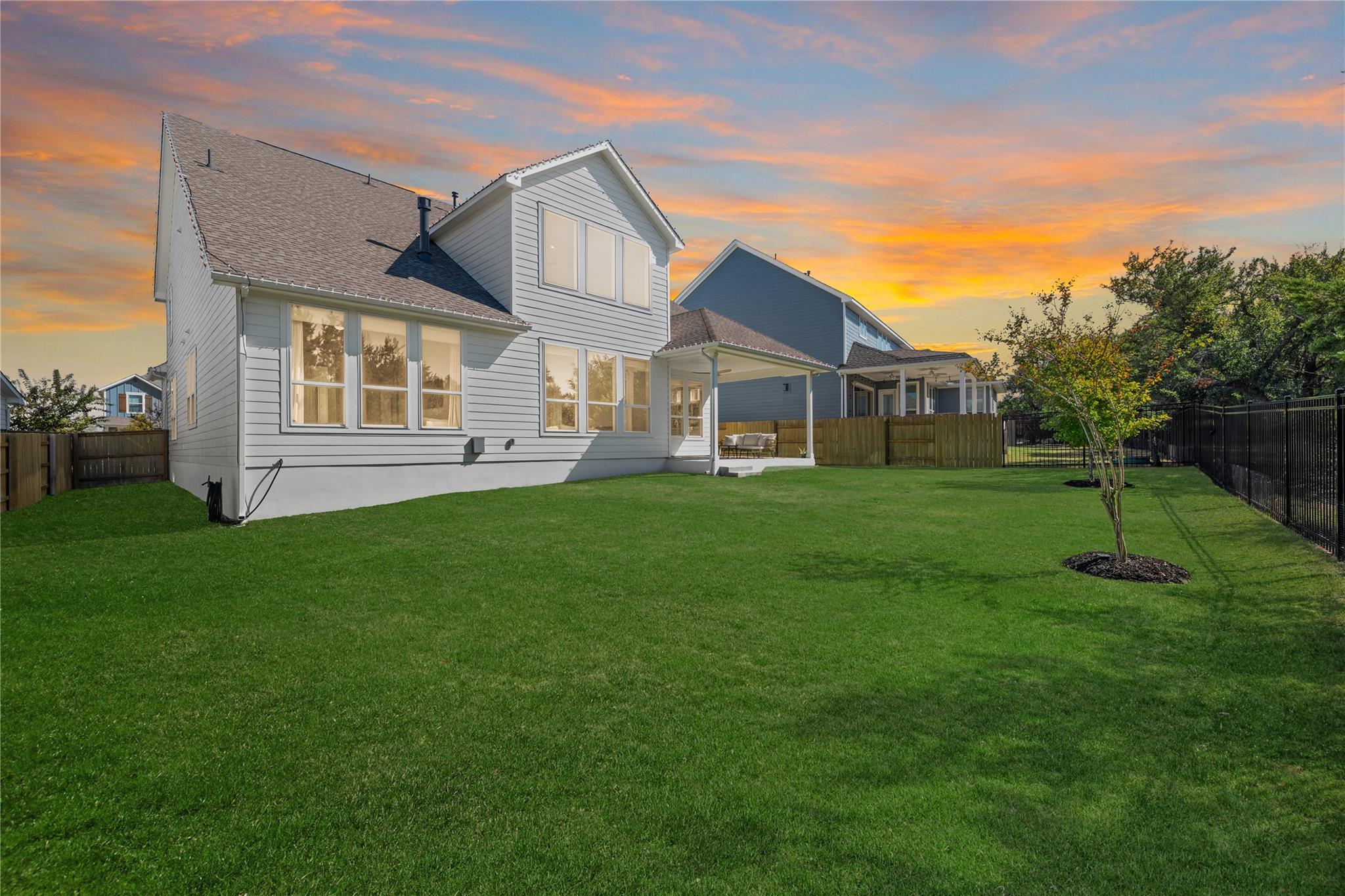 198 Crescent Moon Ct, Dripping Springs, TX 78620