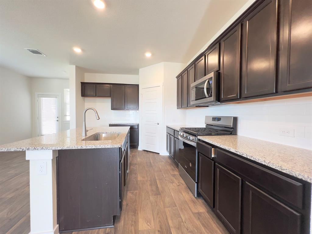 2900 Egan Dr, Pflugerville, TX 78660