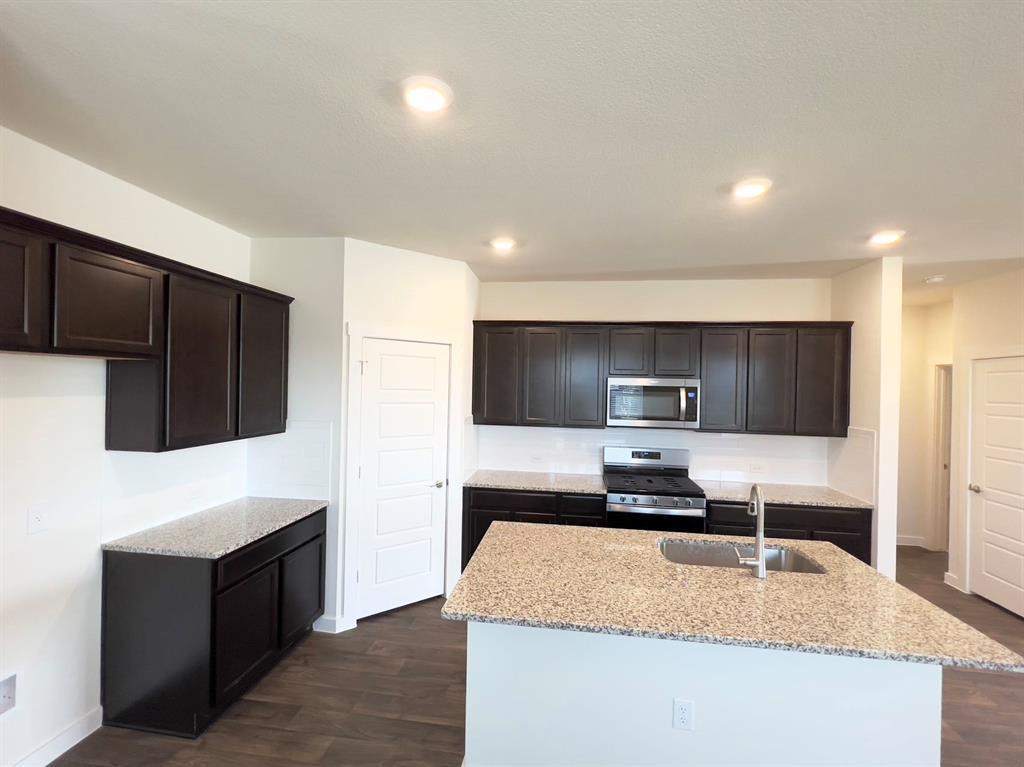 2900 Egan Dr, Pflugerville, TX 78660