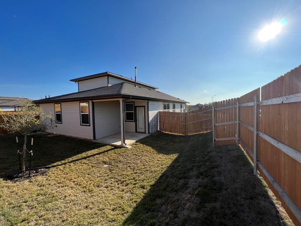 2900 Egan Dr, Pflugerville, TX 78660