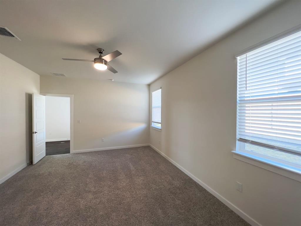 2900 Egan Dr, Pflugerville, TX 78660