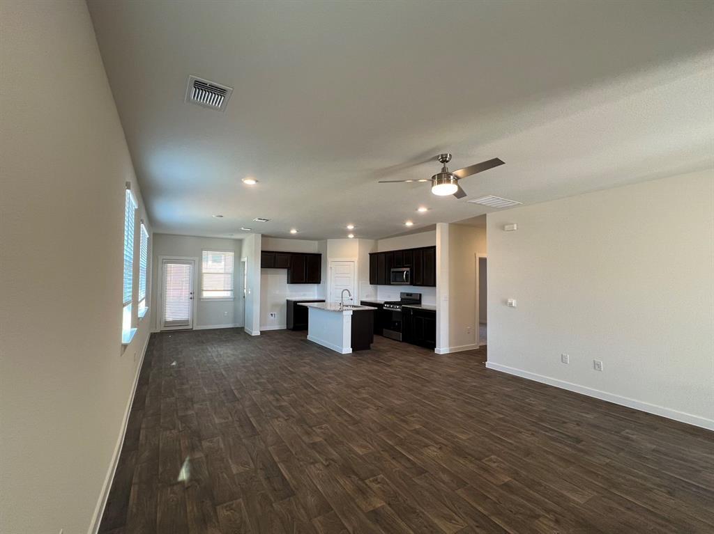 2900 Egan Dr, Pflugerville, TX 78660