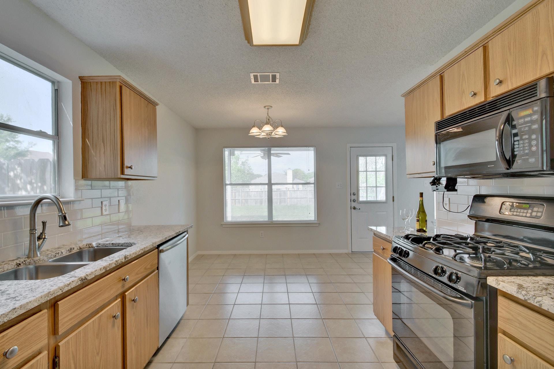 1609 Lantern Light Dr, Round Rock, TX 78681