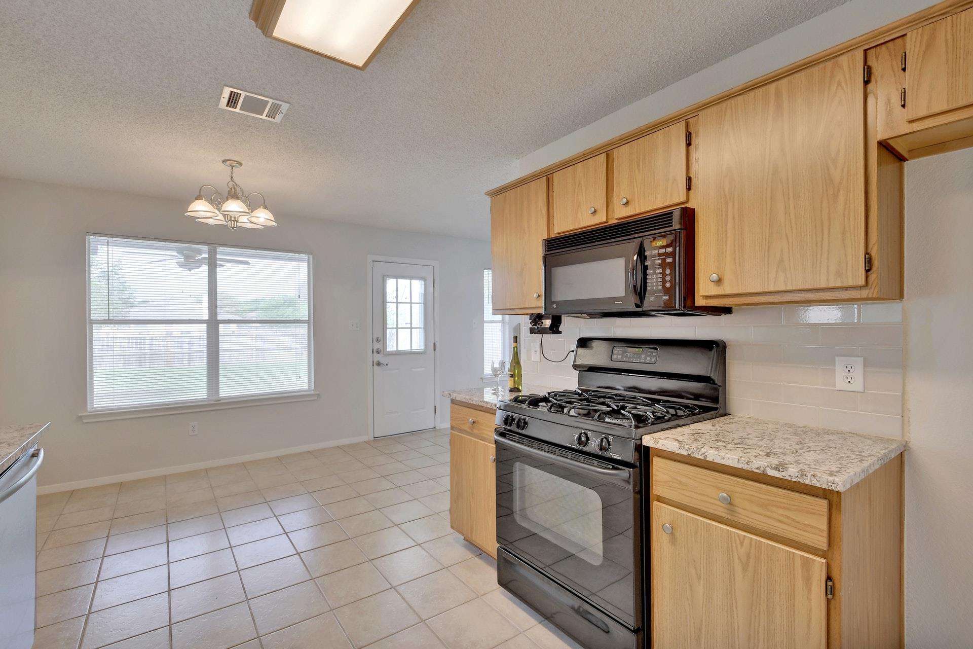 1609 Lantern Light Dr, Round Rock, TX 78681