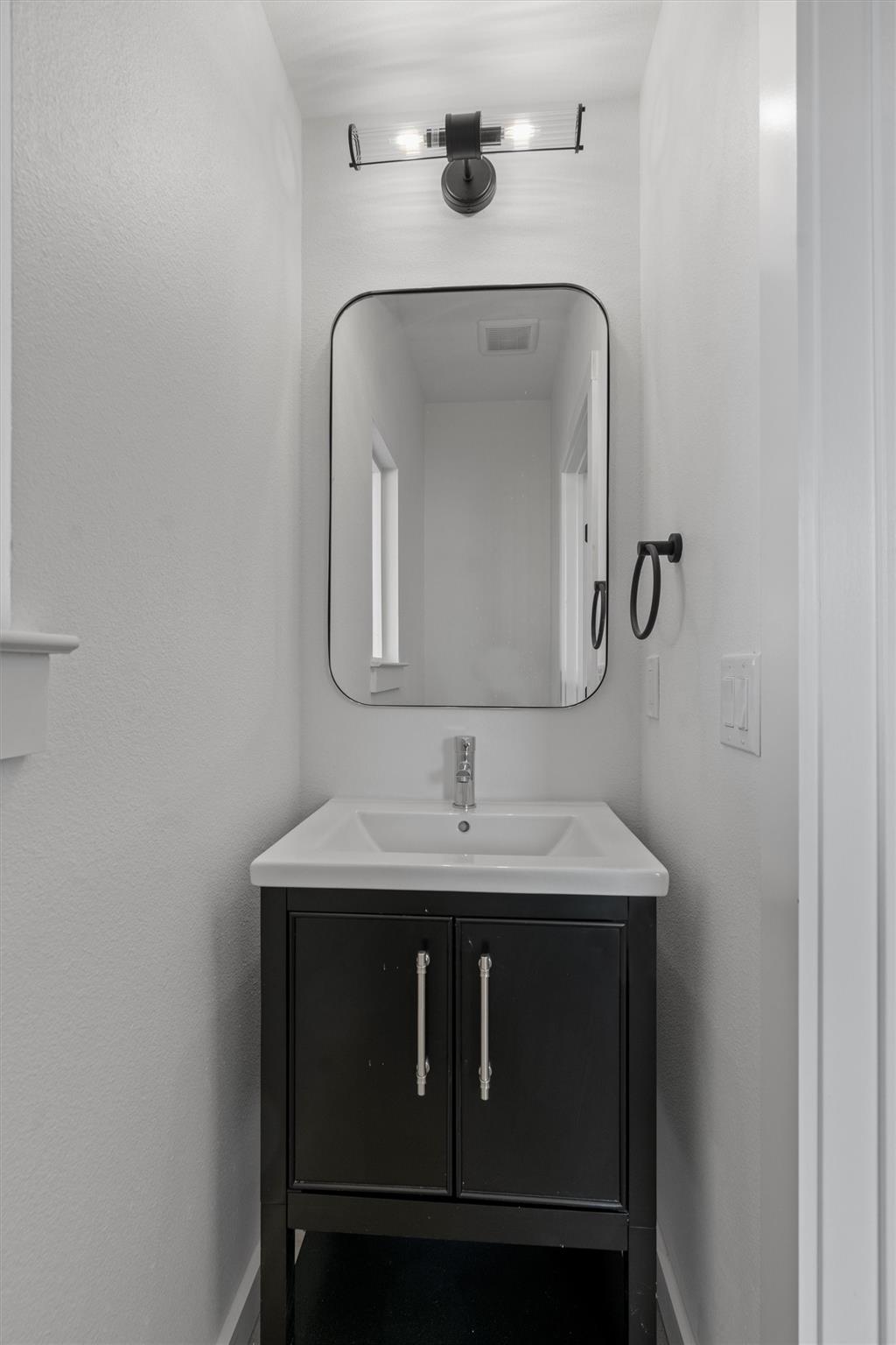 5601 Manor Rd # A, Austin, TX 78723