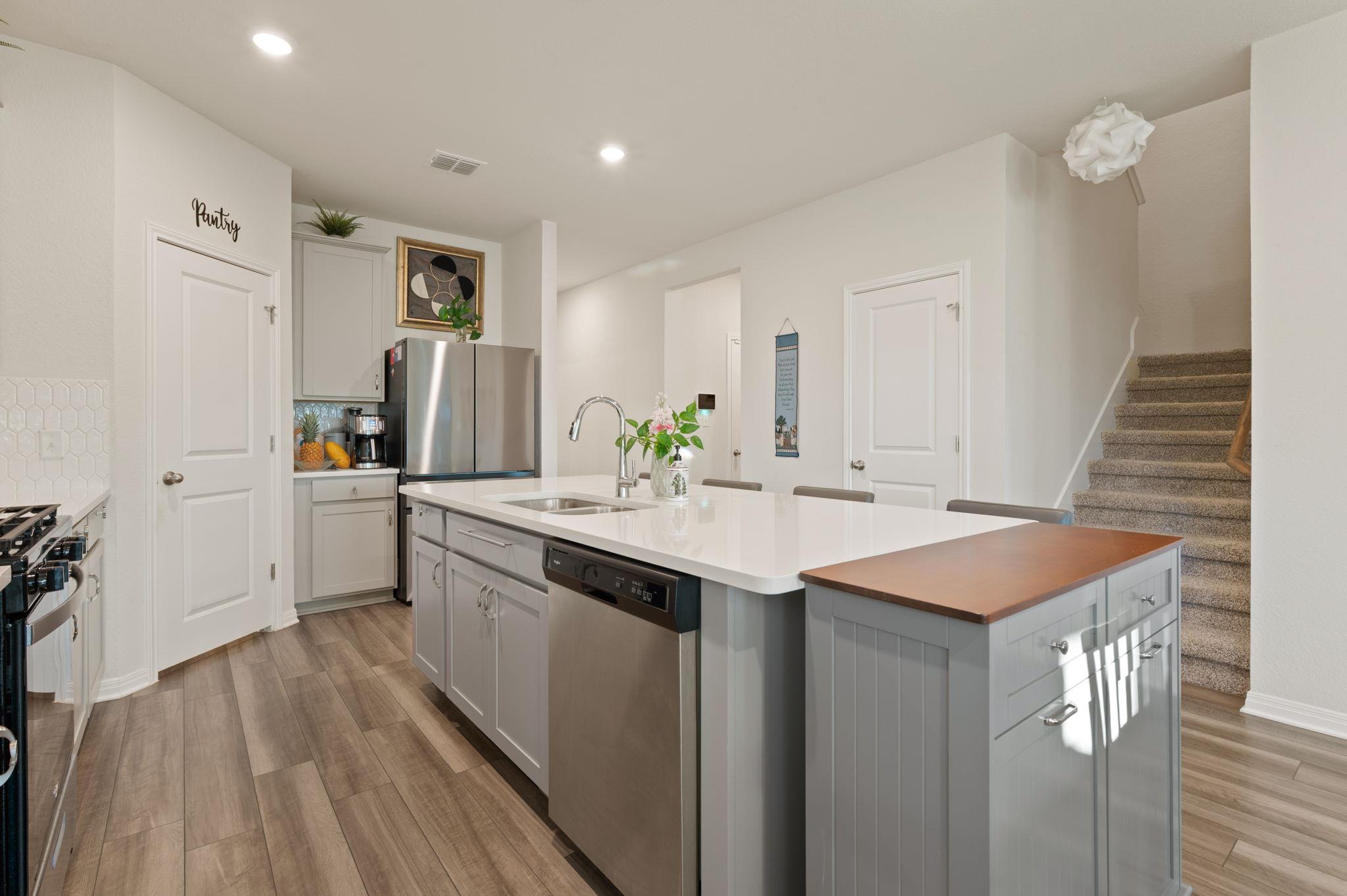 1646 Homestead Farms Dr, Round Rock, TX 78665