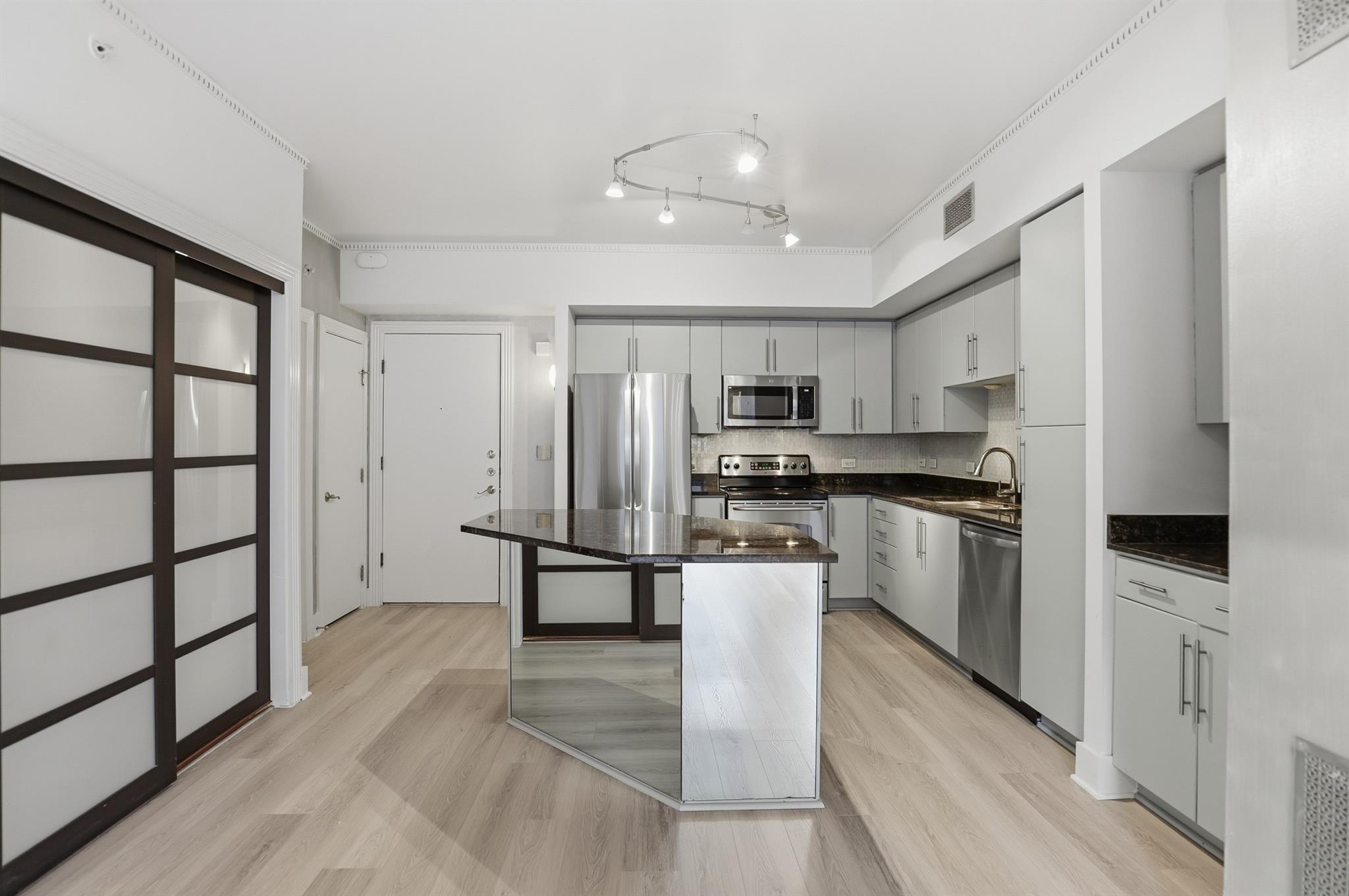 54 Rainey St # 509, Austin, TX 78701