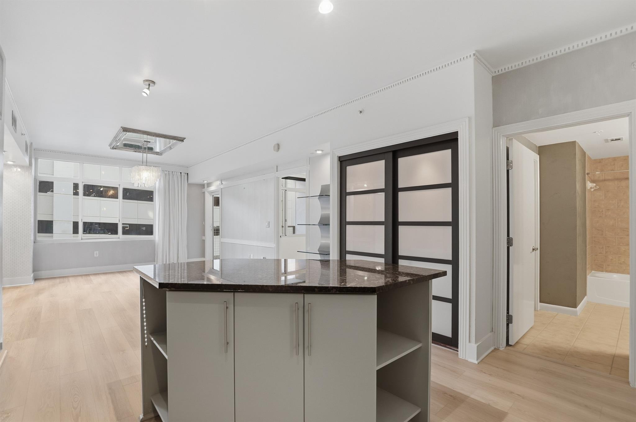 54 Rainey St # 509, Austin, TX 78701