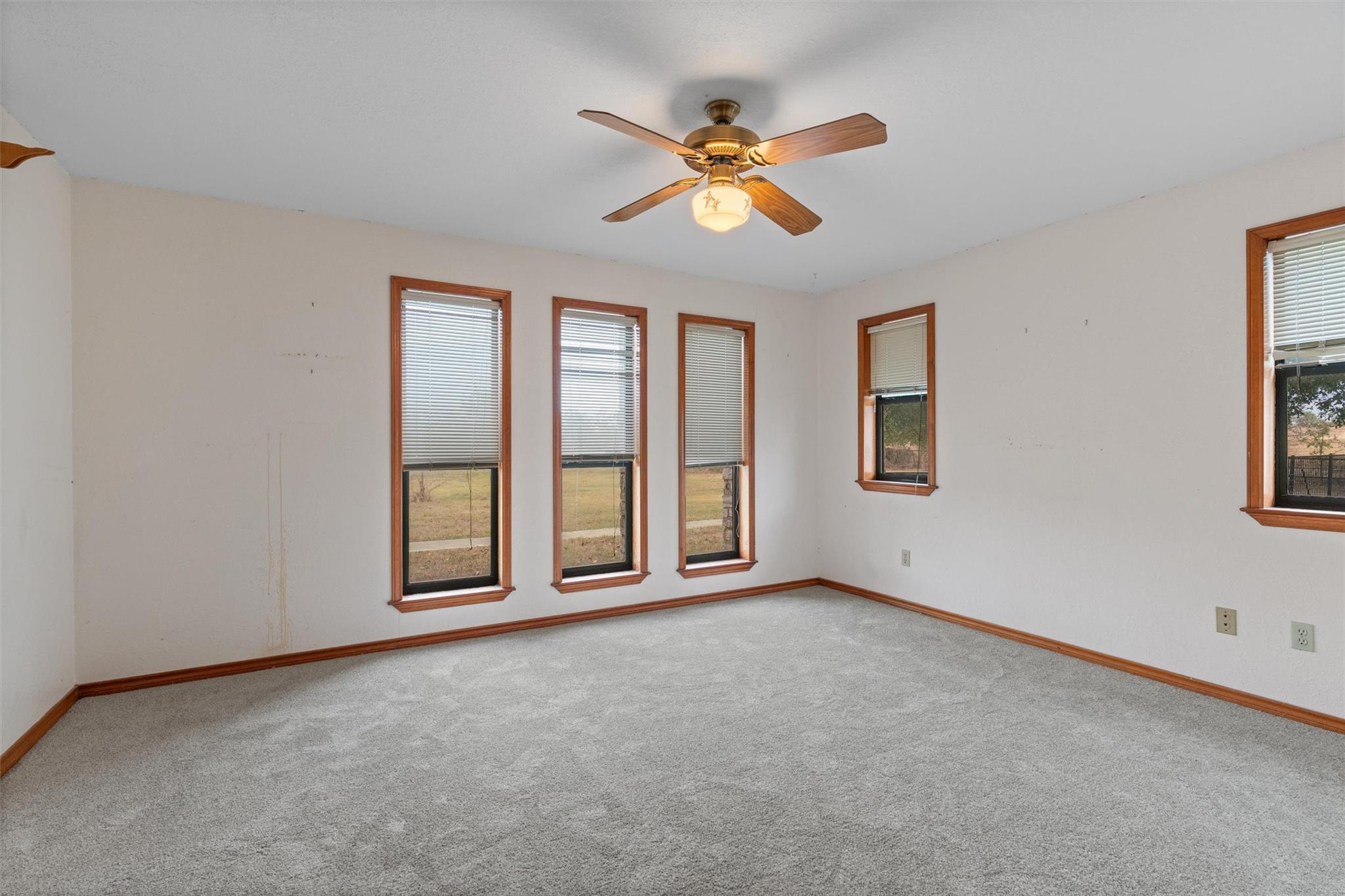 400 County Road 440 Rds, Thrall, TX 76578