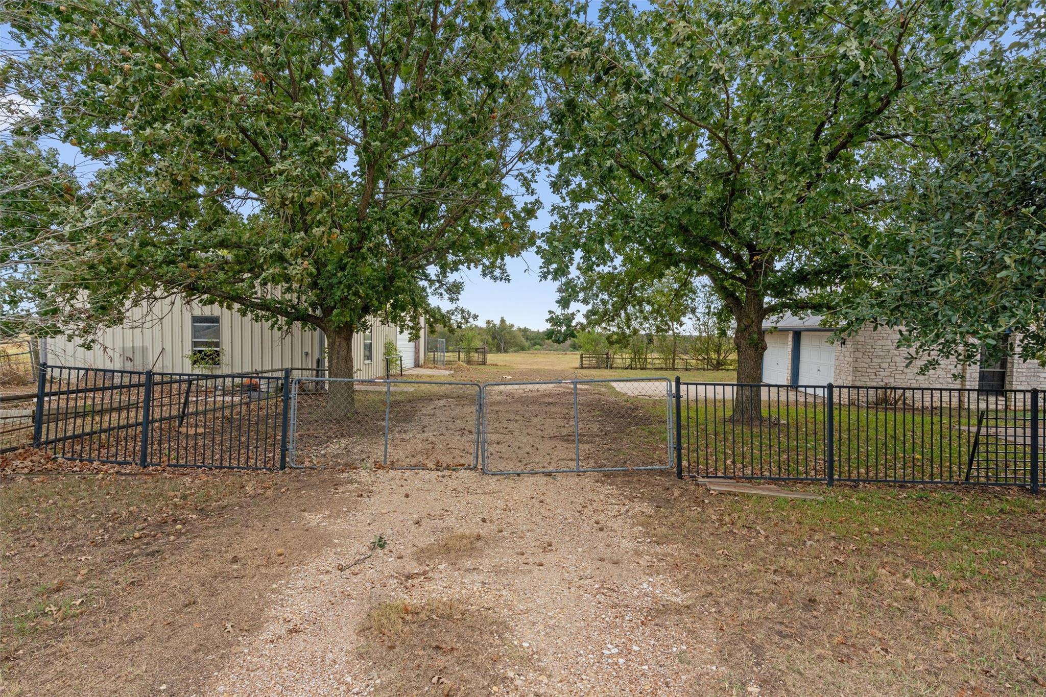 400 County Road 440 Rds, Thrall, TX 76578