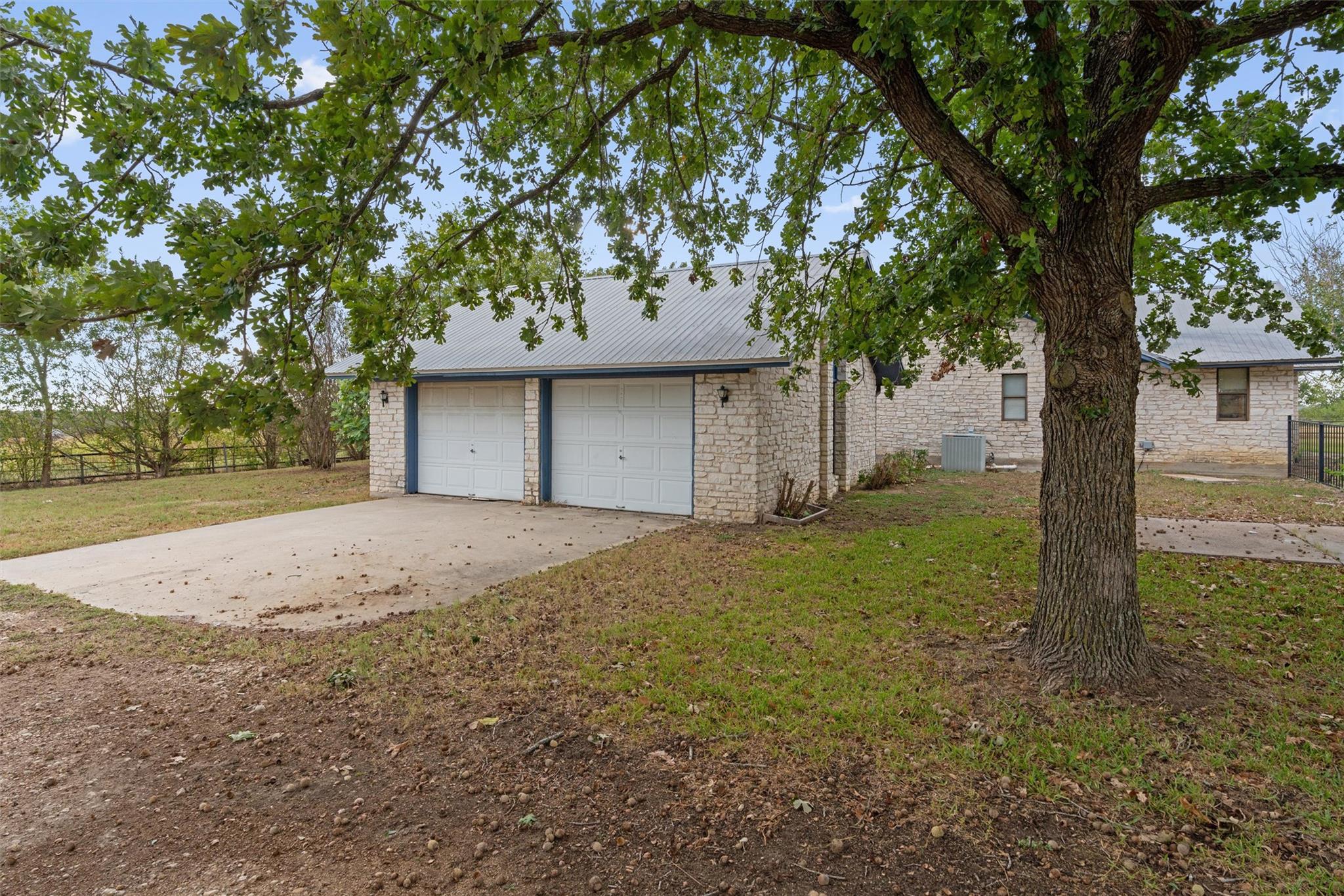 400 County Road 440 Rds, Thrall, TX 76578