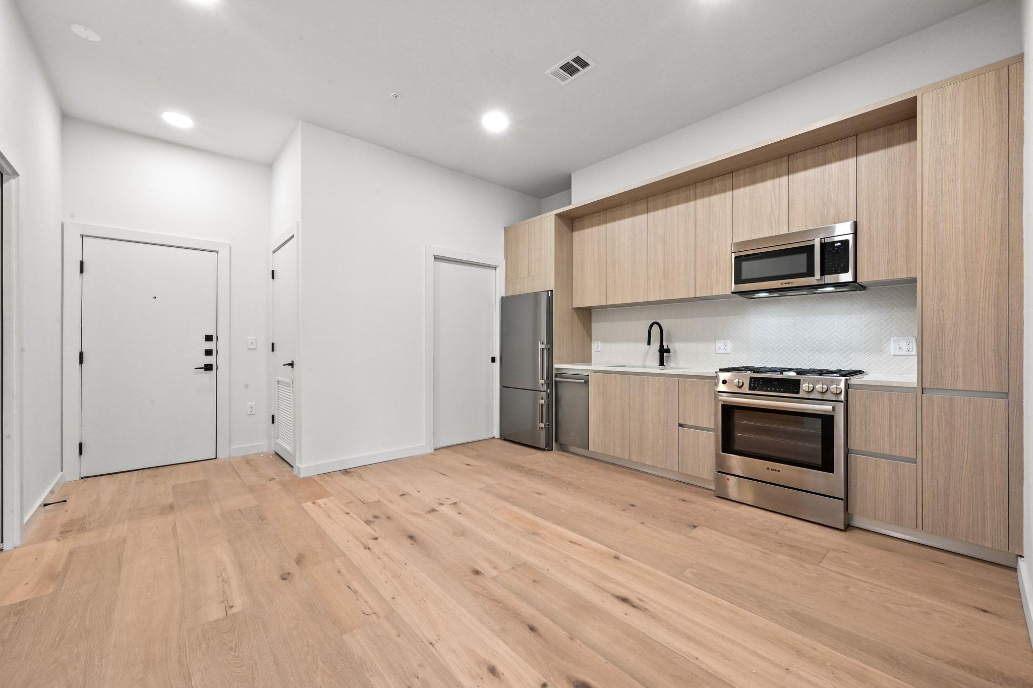 2209 S 1st St # 104, Austin, TX 78704