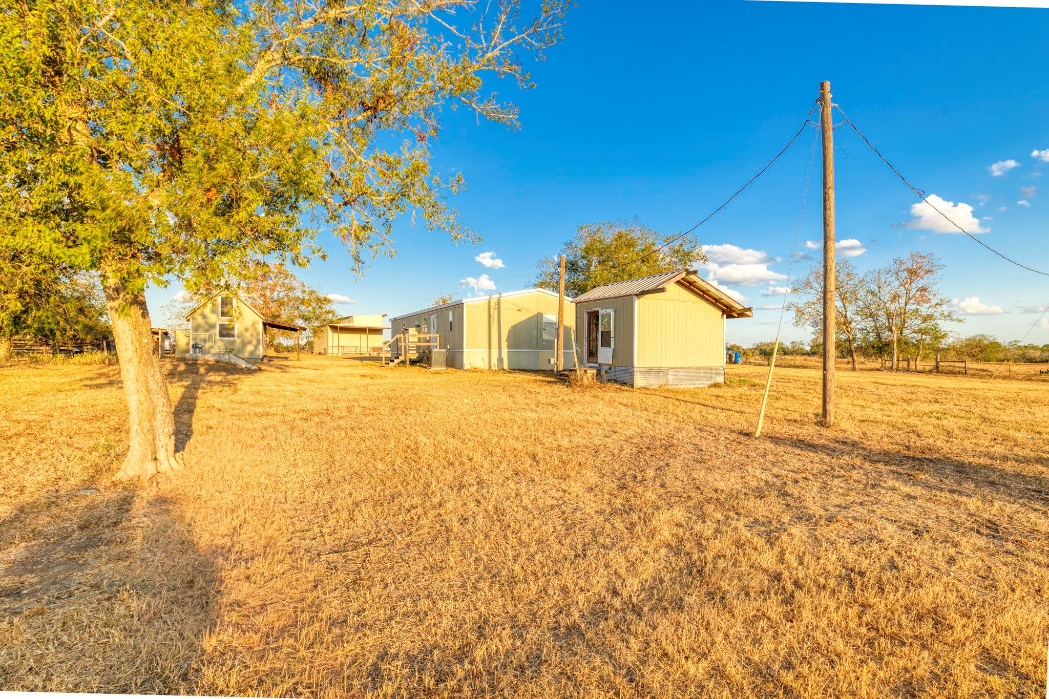 645 Old Luling Rd, Lockhart, TX 78644