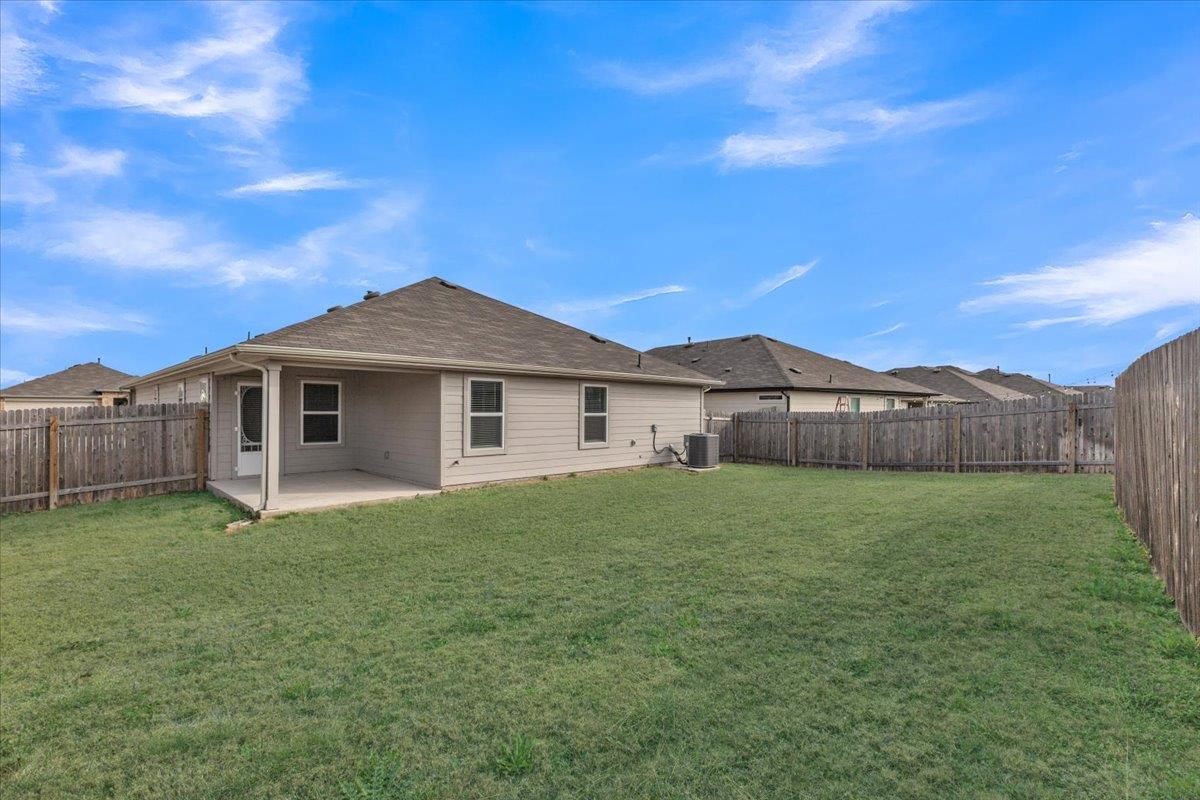 13800 Dismuke Dr, Manor, TX 78653