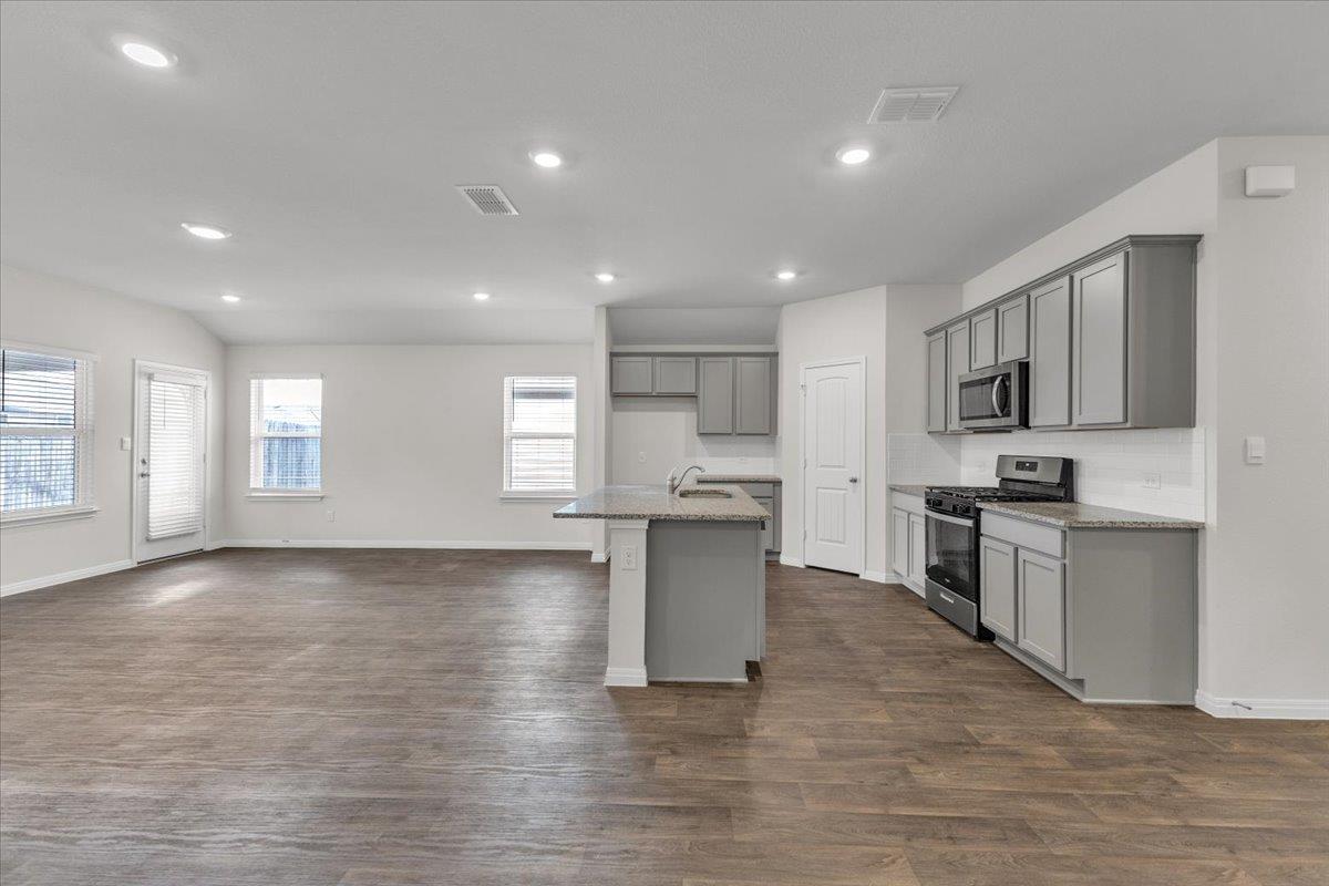 13800 Dismuke Dr, Manor, TX 78653