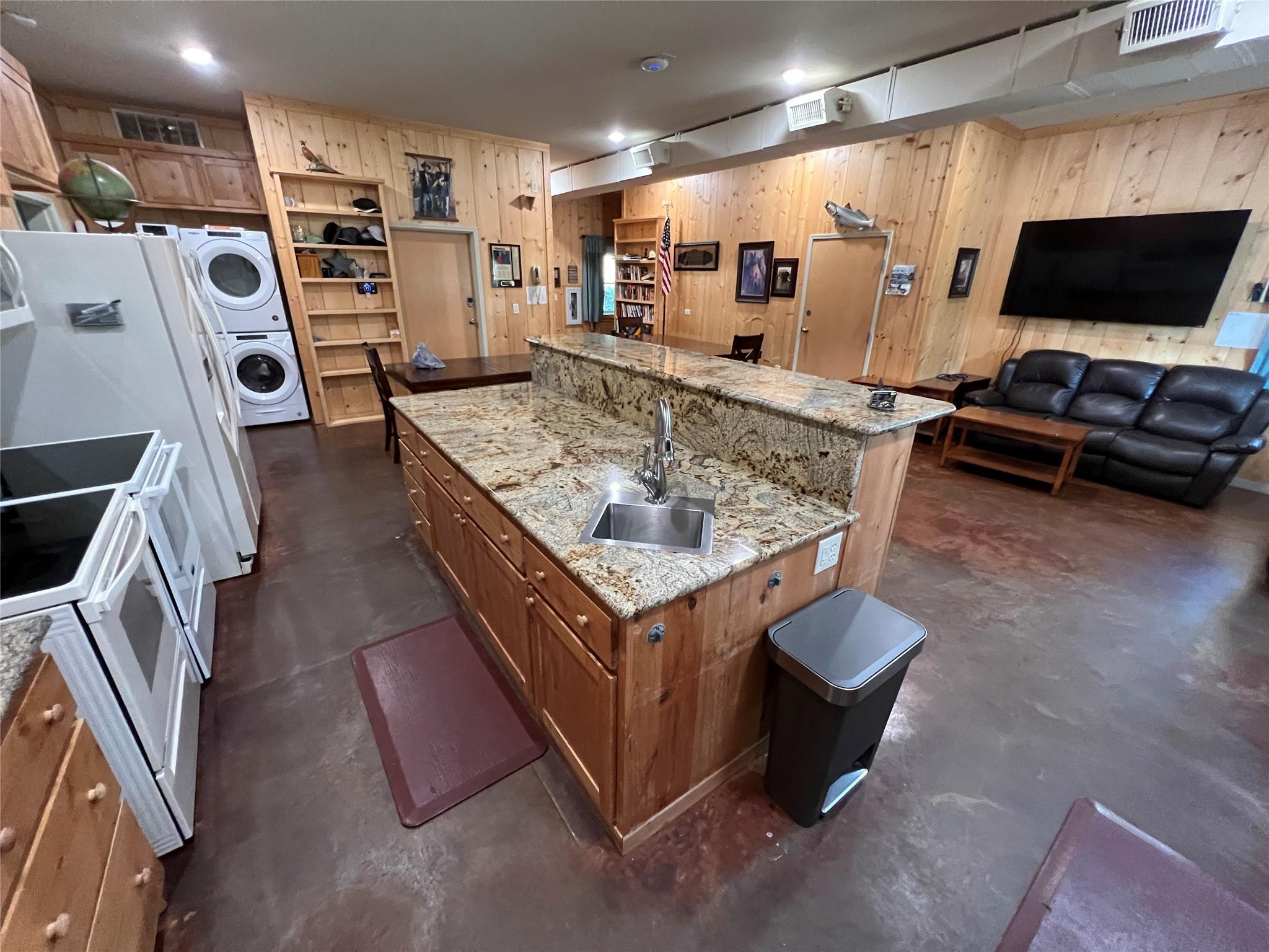 4636 Halsell Ranch Rd, Jacksboro, TX 76458