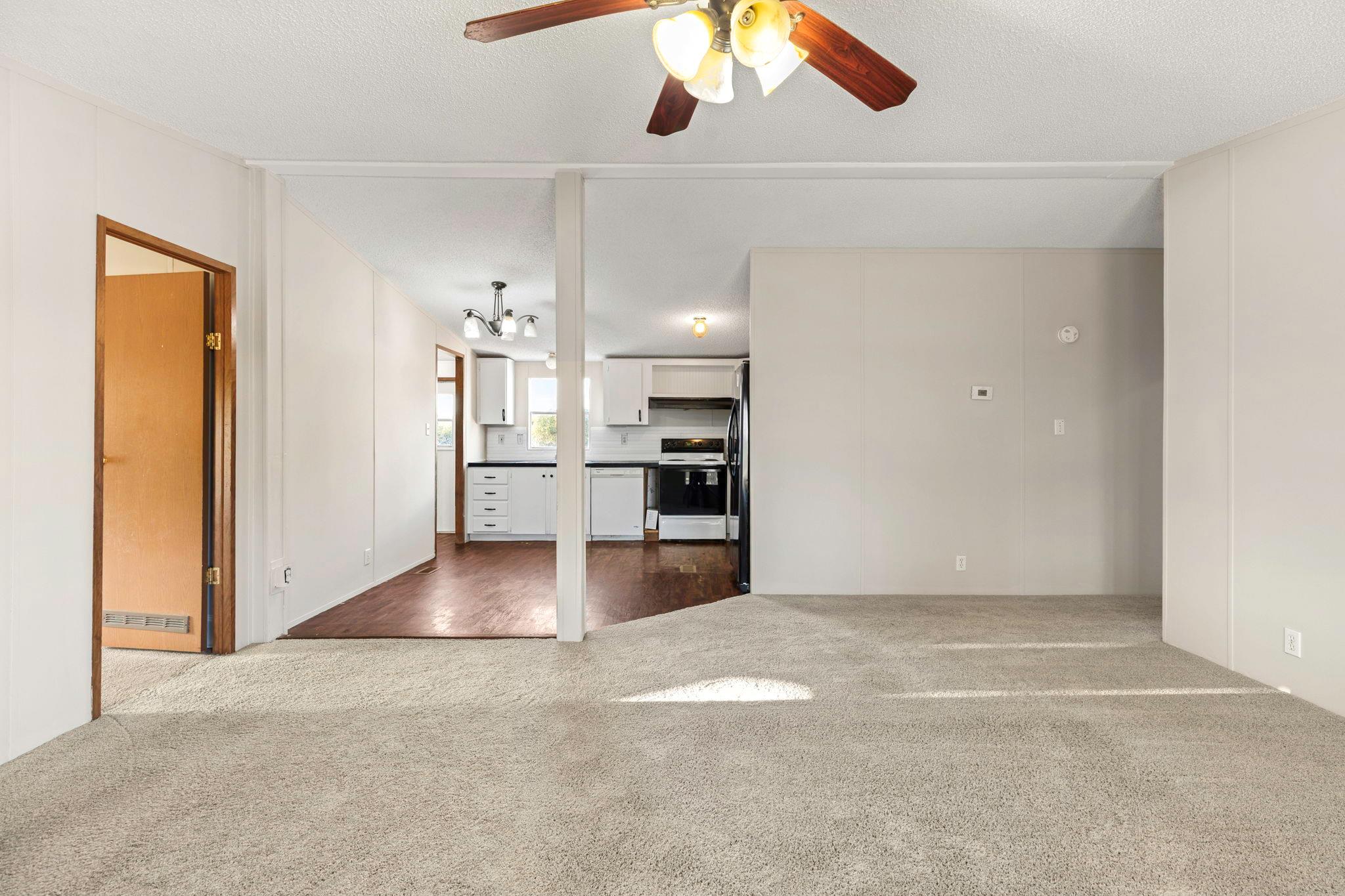 645 Old Luling Rd, Lockhart, TX 78644