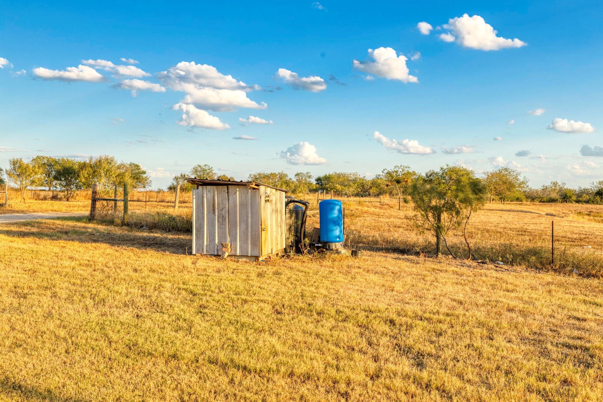 645 Old Luling Rd, Lockhart, TX 78644