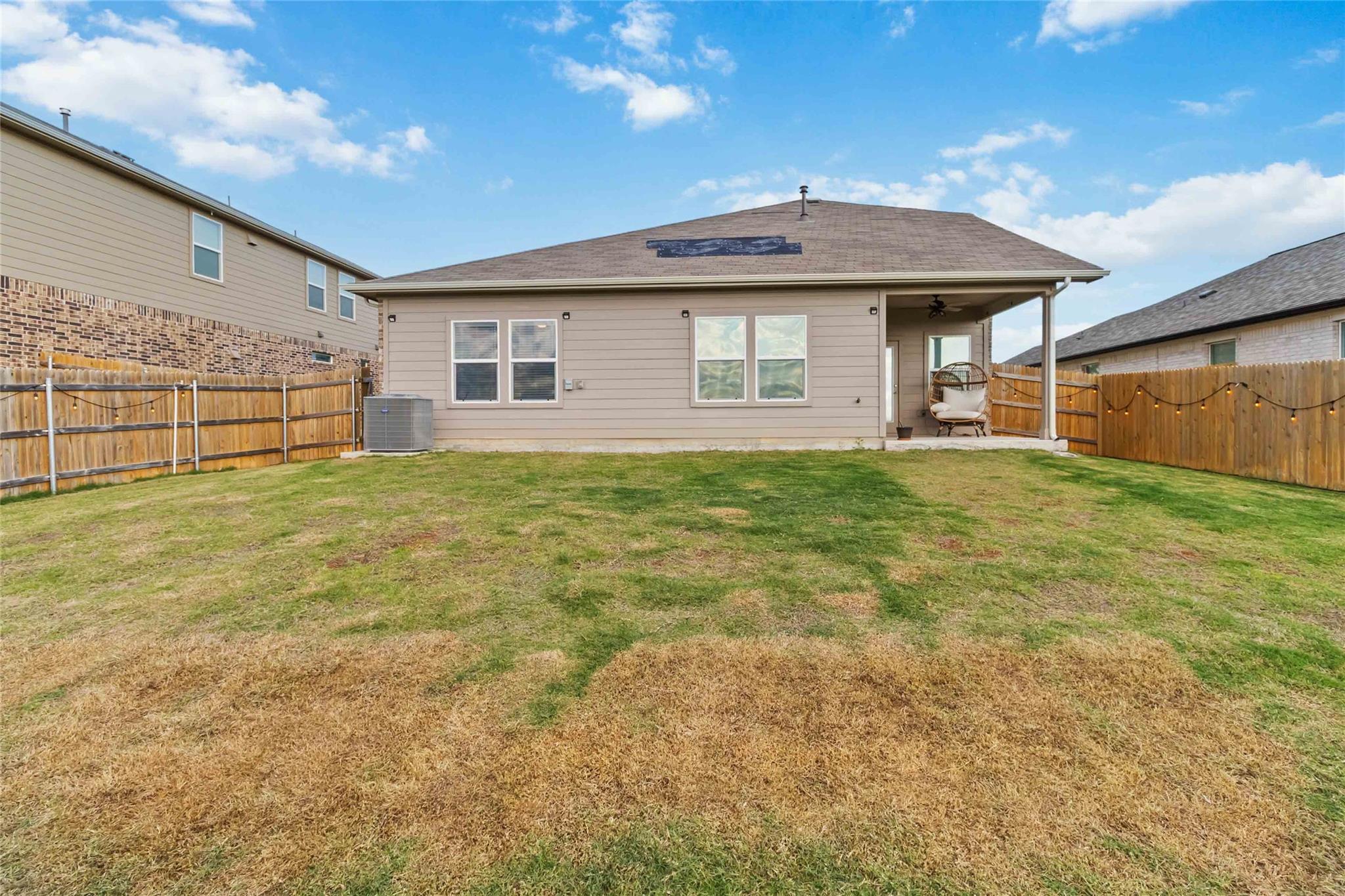 118 Ballyneal Ln, San Marcos, TX 78666