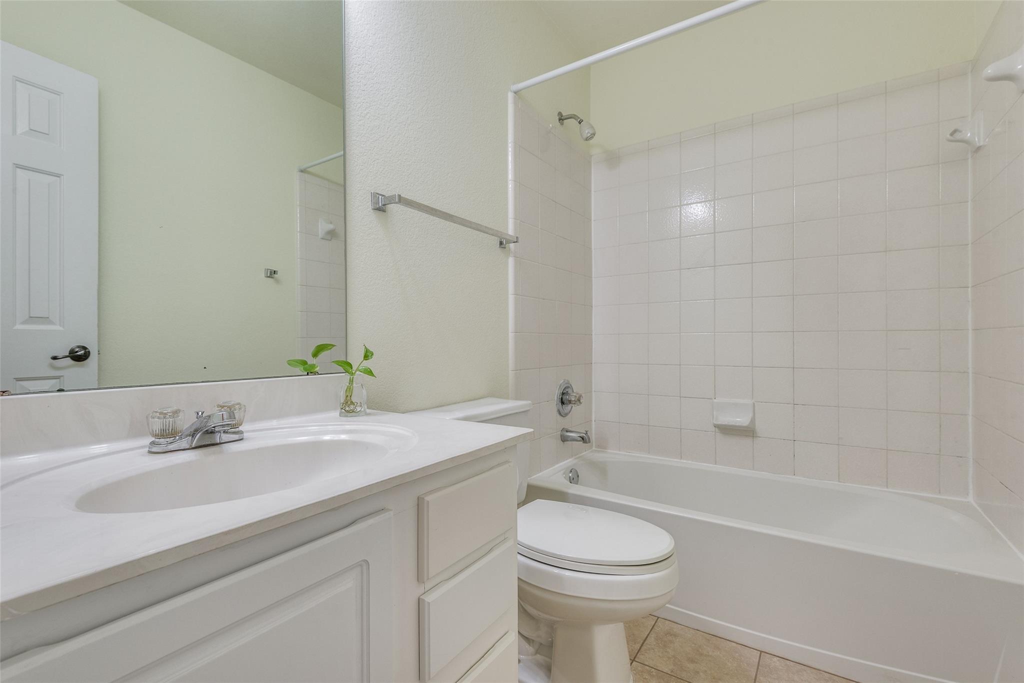 5701 Viewpoint Dr, Austin, TX 78744