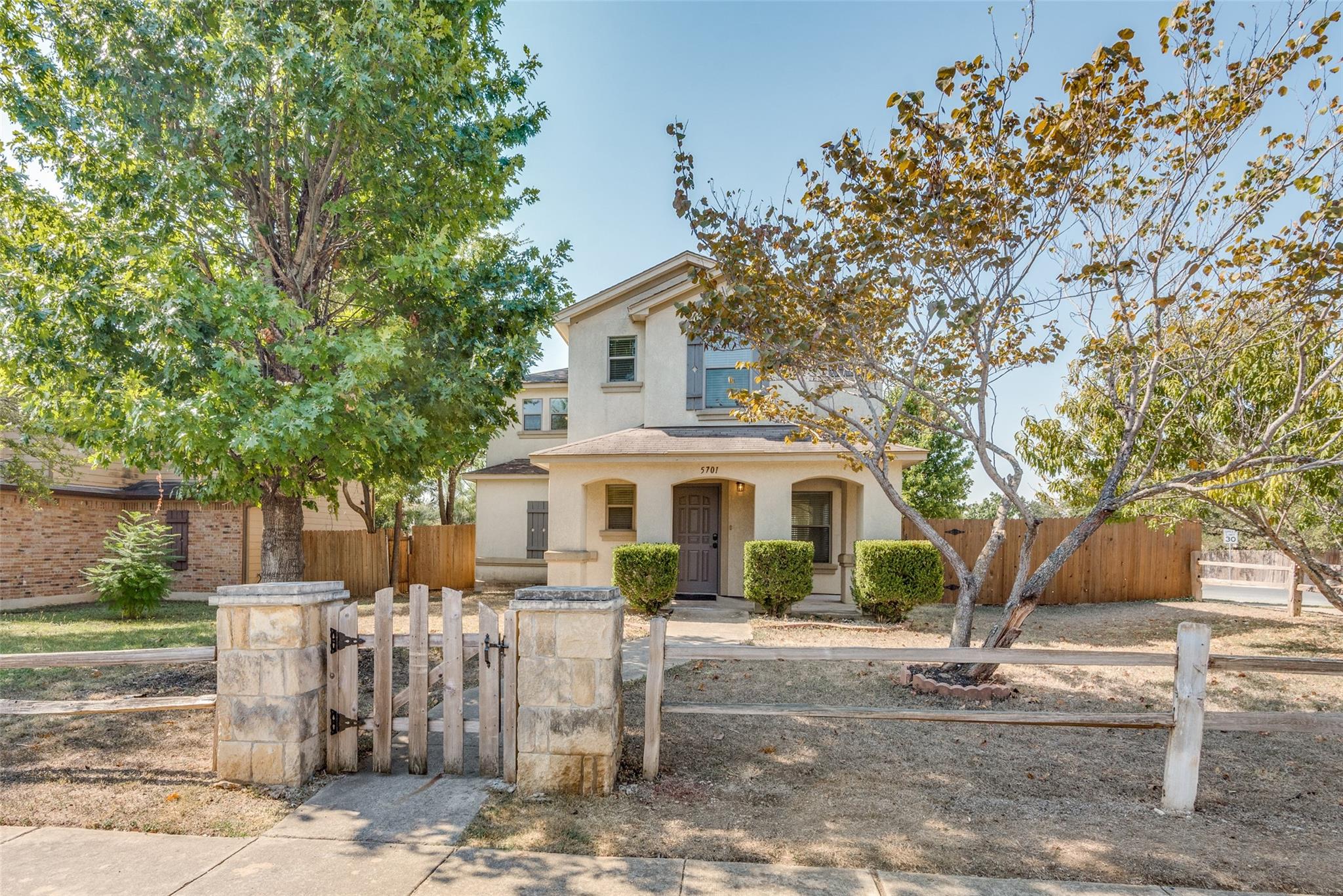 5701 Viewpoint Dr, Austin, TX 78744