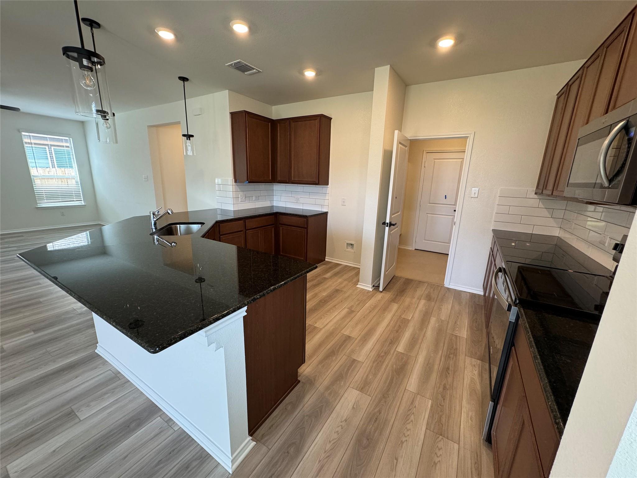 216 Coastal Way, Georgetown, TX 78628