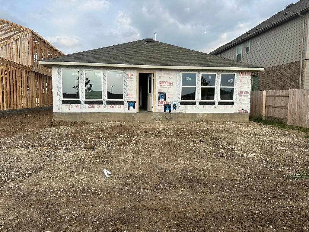 25609 Flora Bella Ln, Elgin, TX 78621