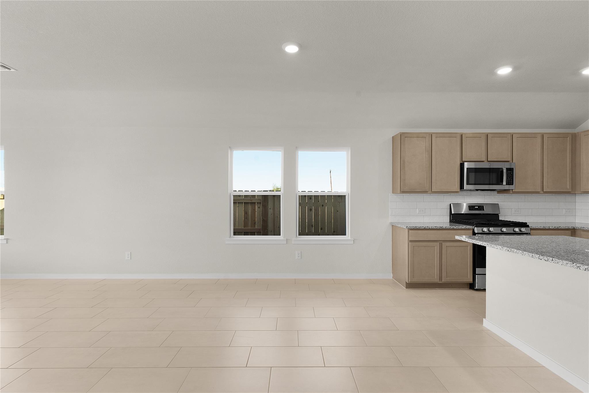 25609 Flora Bella Ln, Elgin, TX 78621