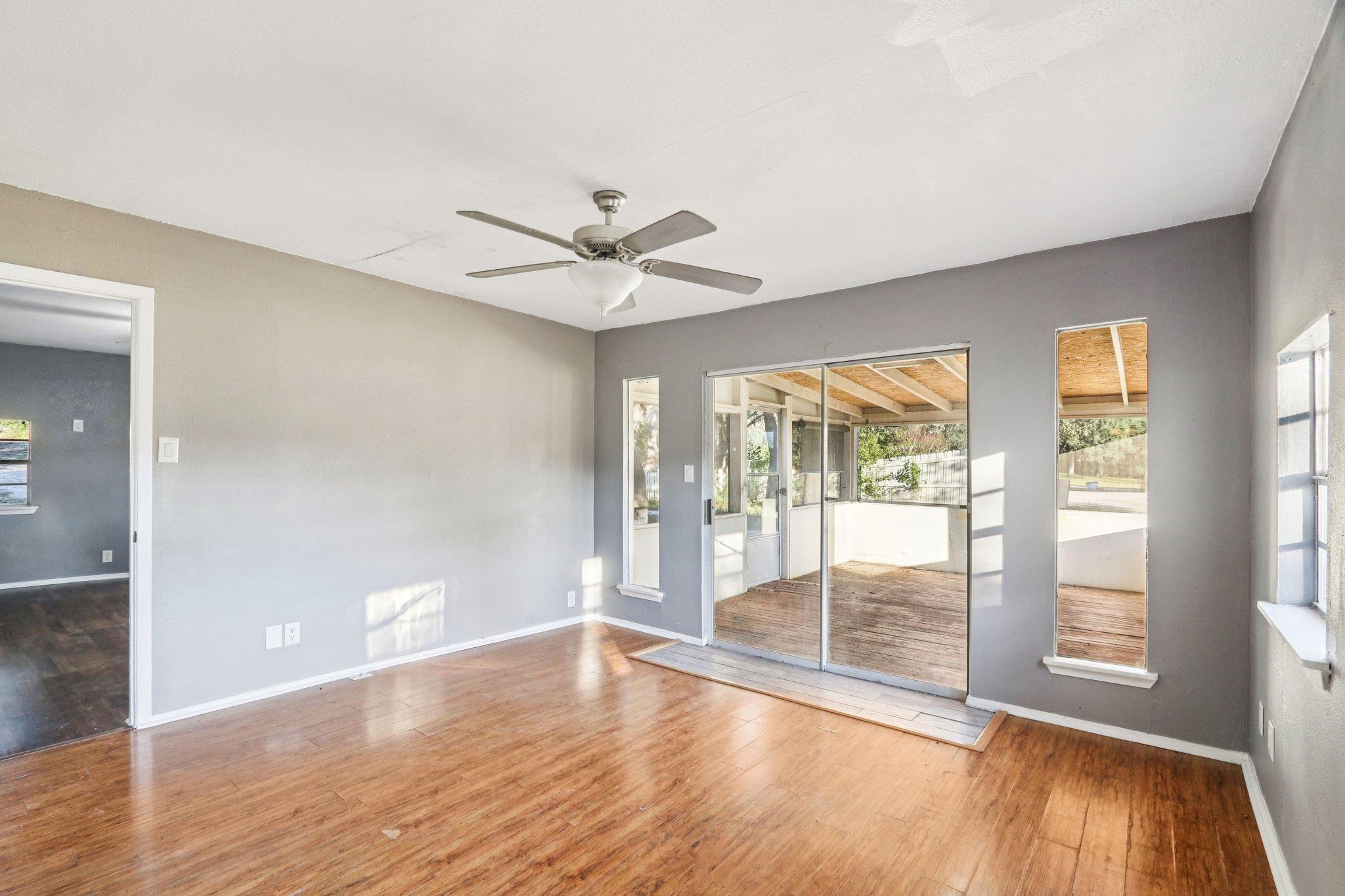 24007 Windy Valley Rd, Leander, TX 78641