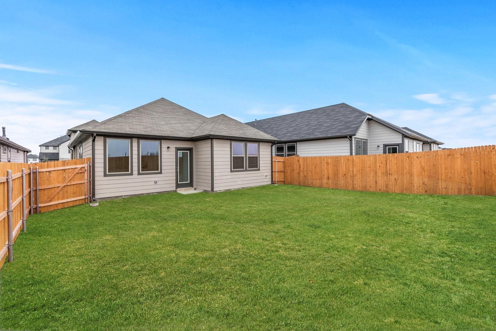 127 Tolo Dr, Elgin, TX 78621