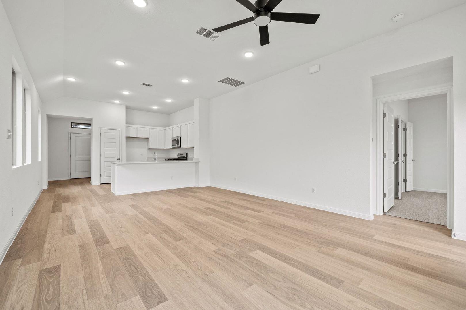 127 Tolo Dr, Elgin, TX 78621