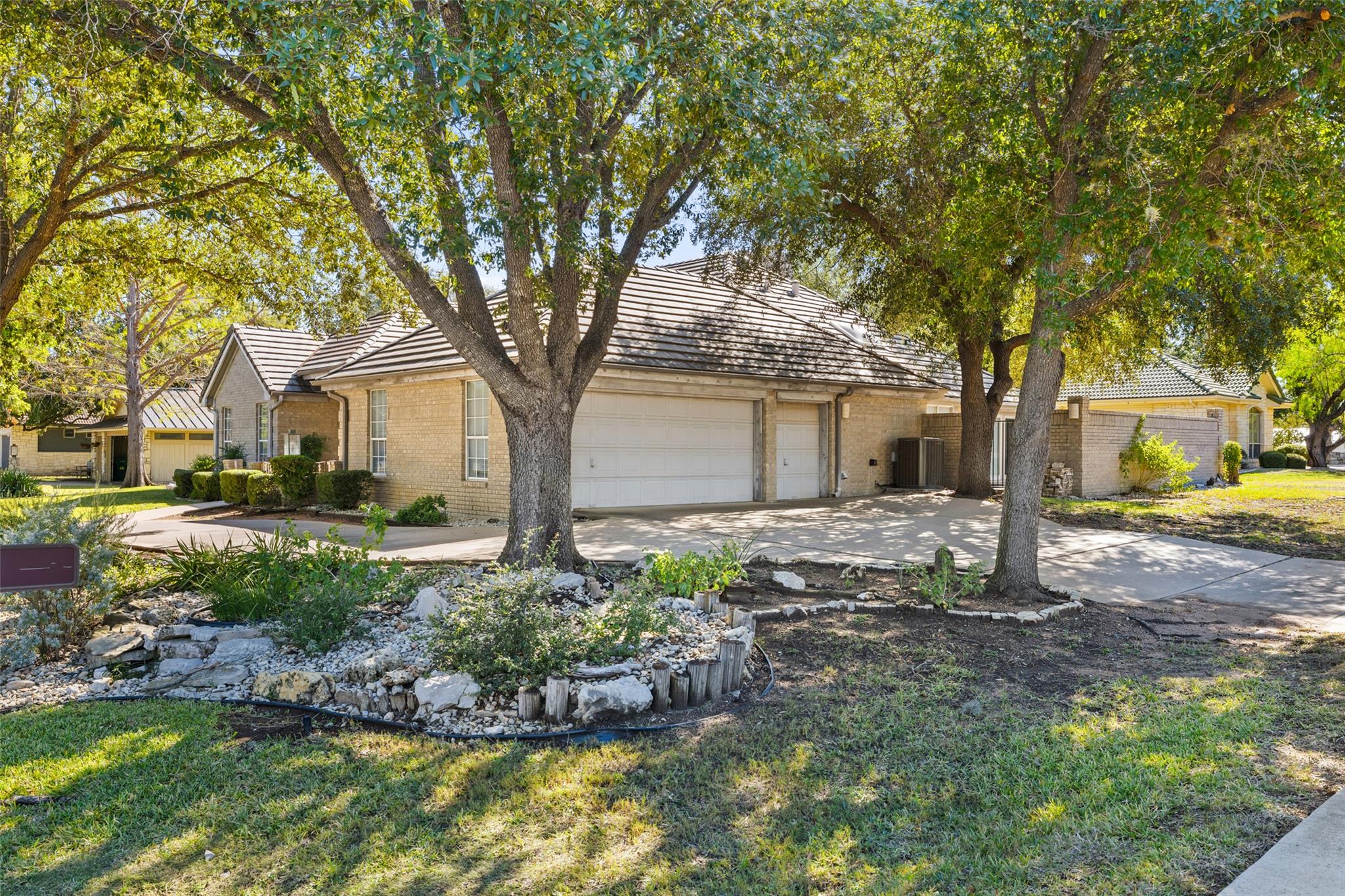 1322 Hi Cir N, Horseshoe Bay, TX 78657