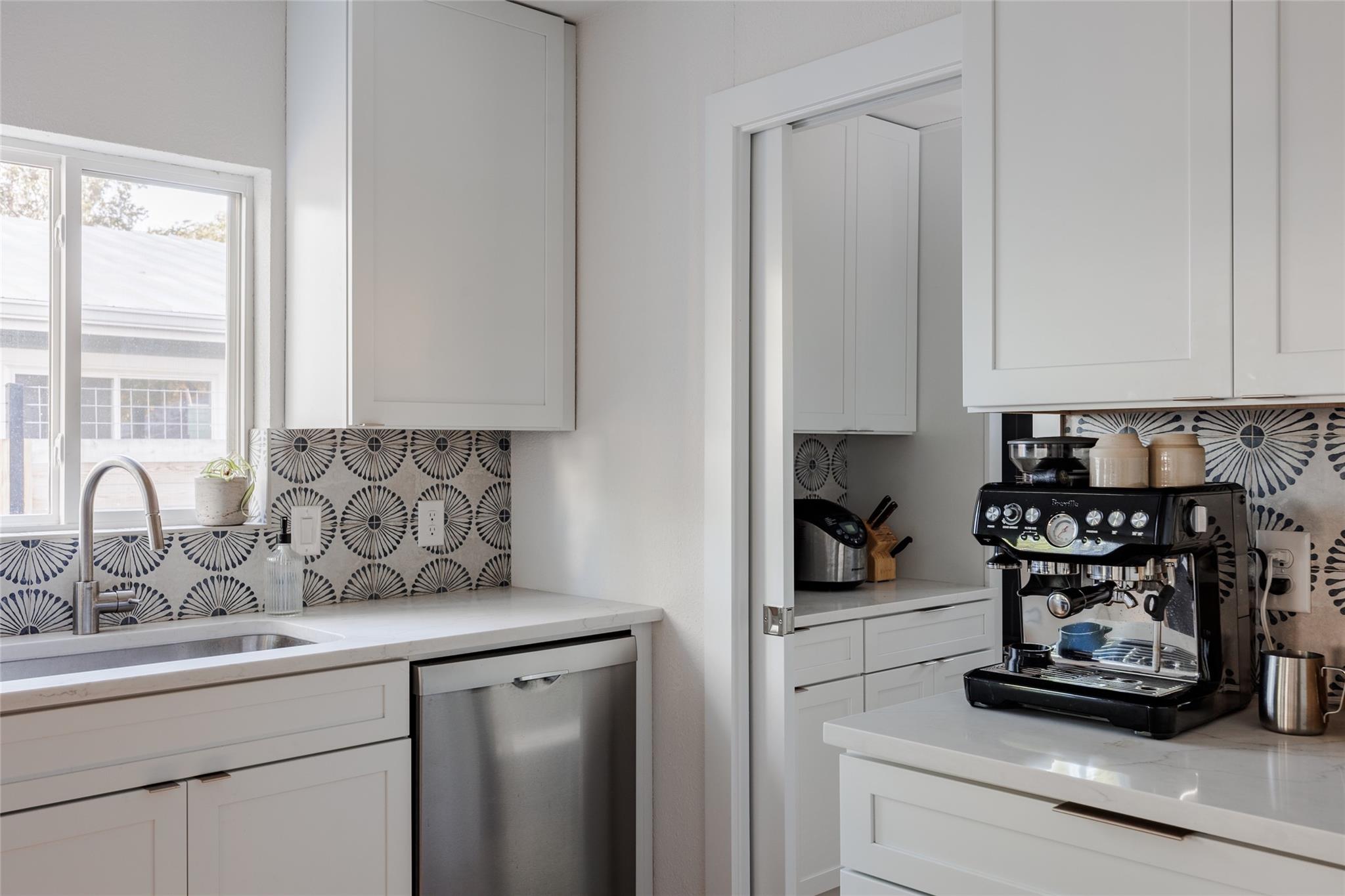 827 Gullett St, Austin, TX 78702